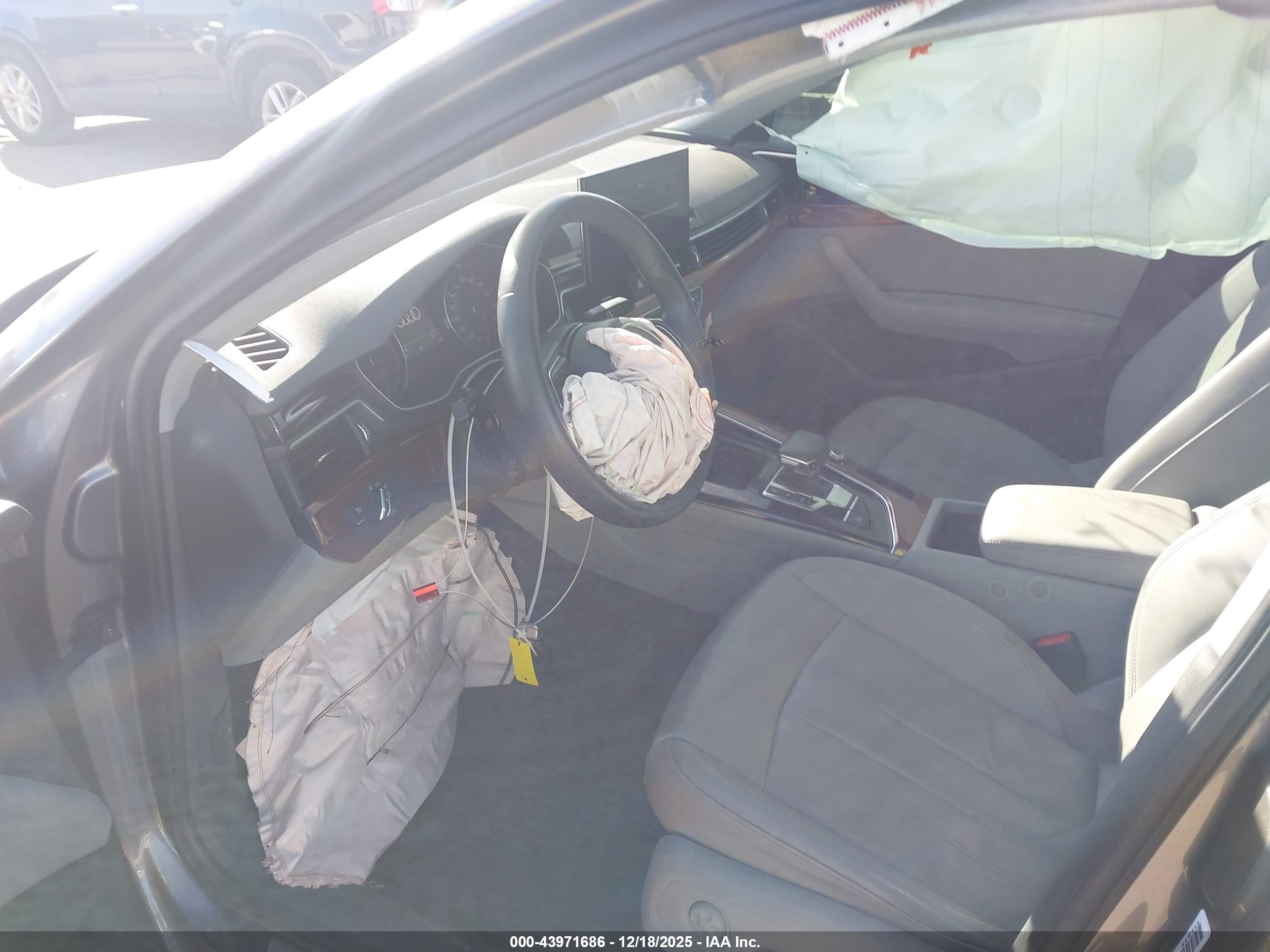 AUDI A4 image 5