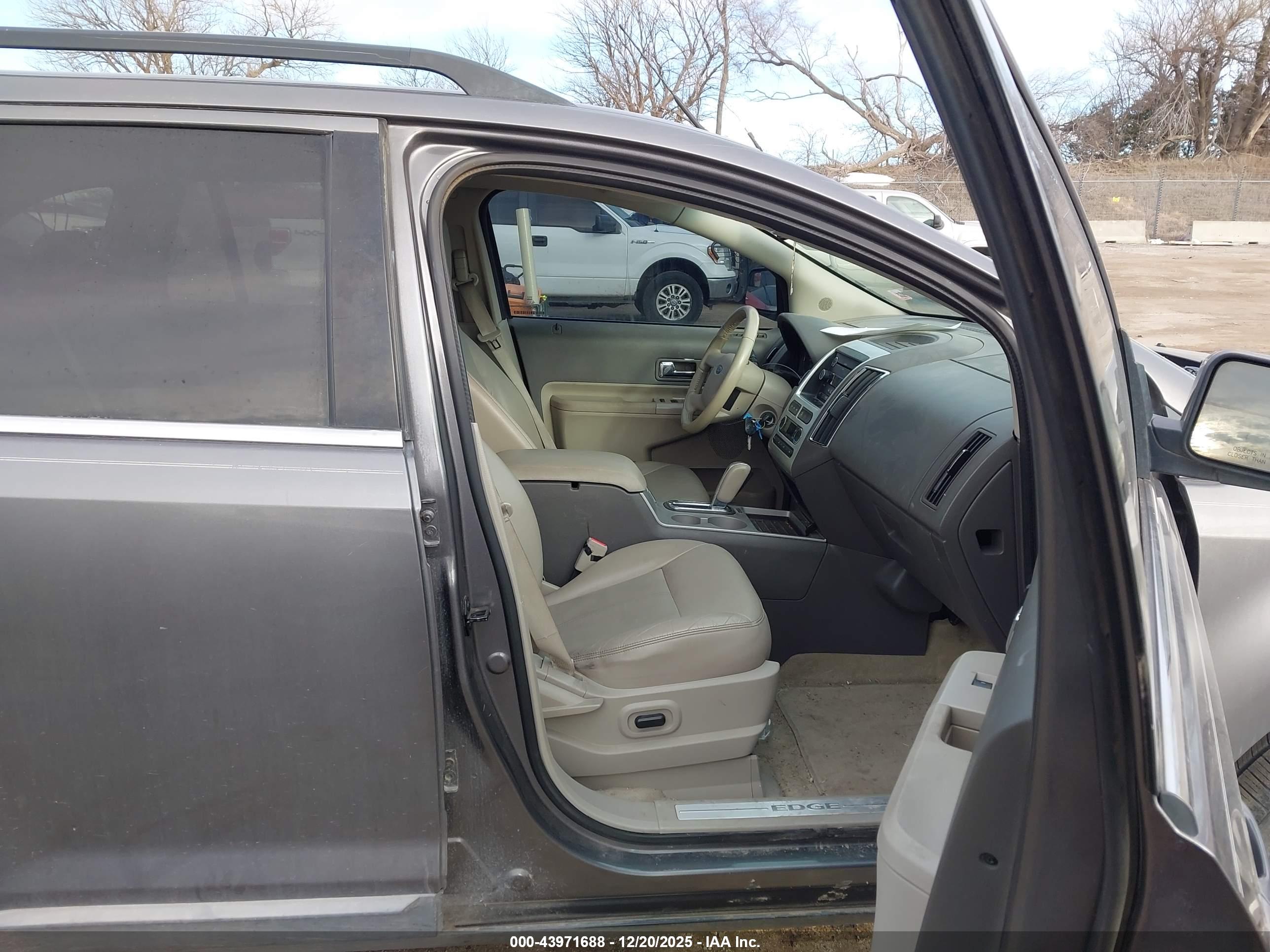 FORD EDGE image 5