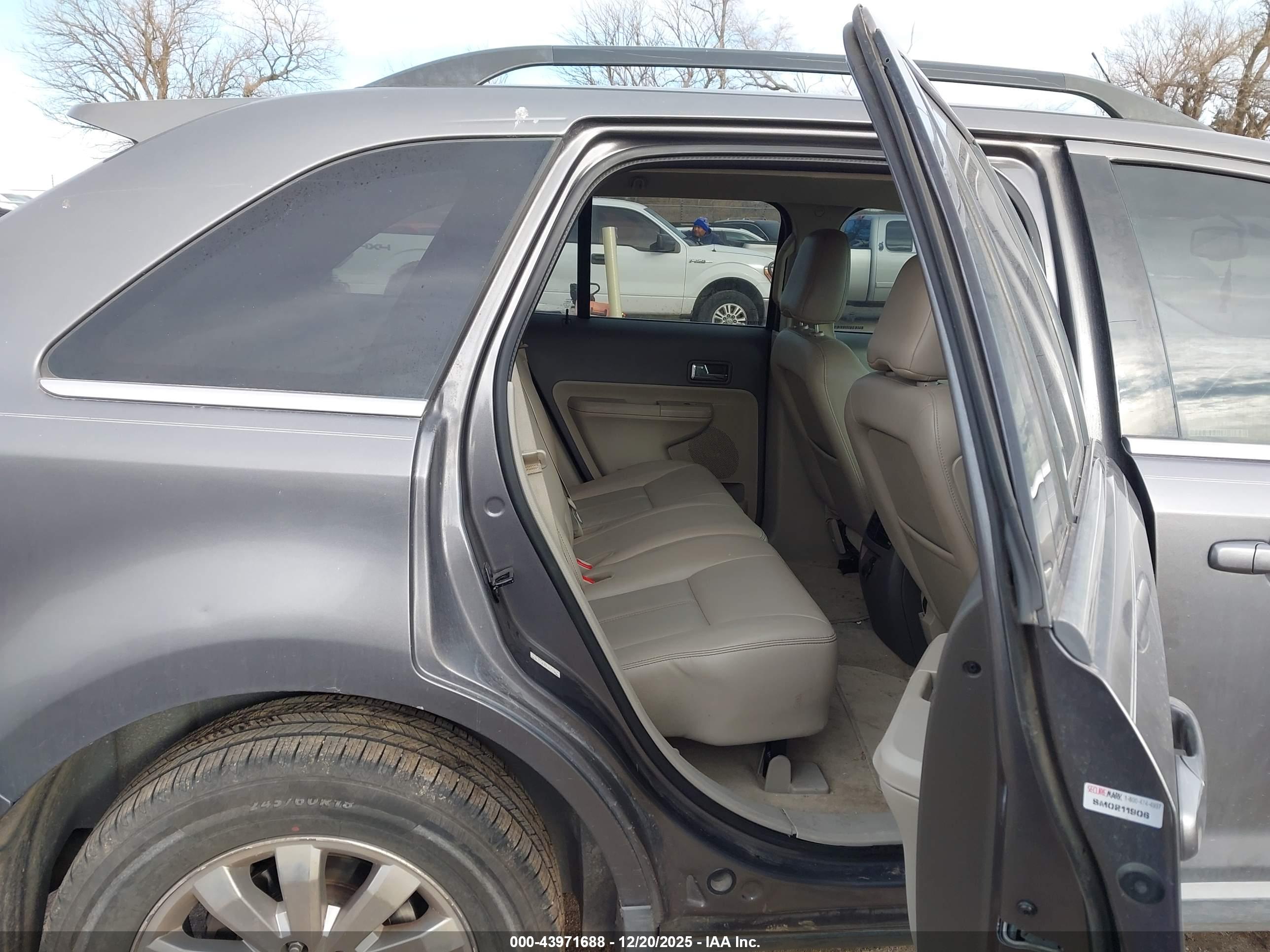 FORD EDGE image 8