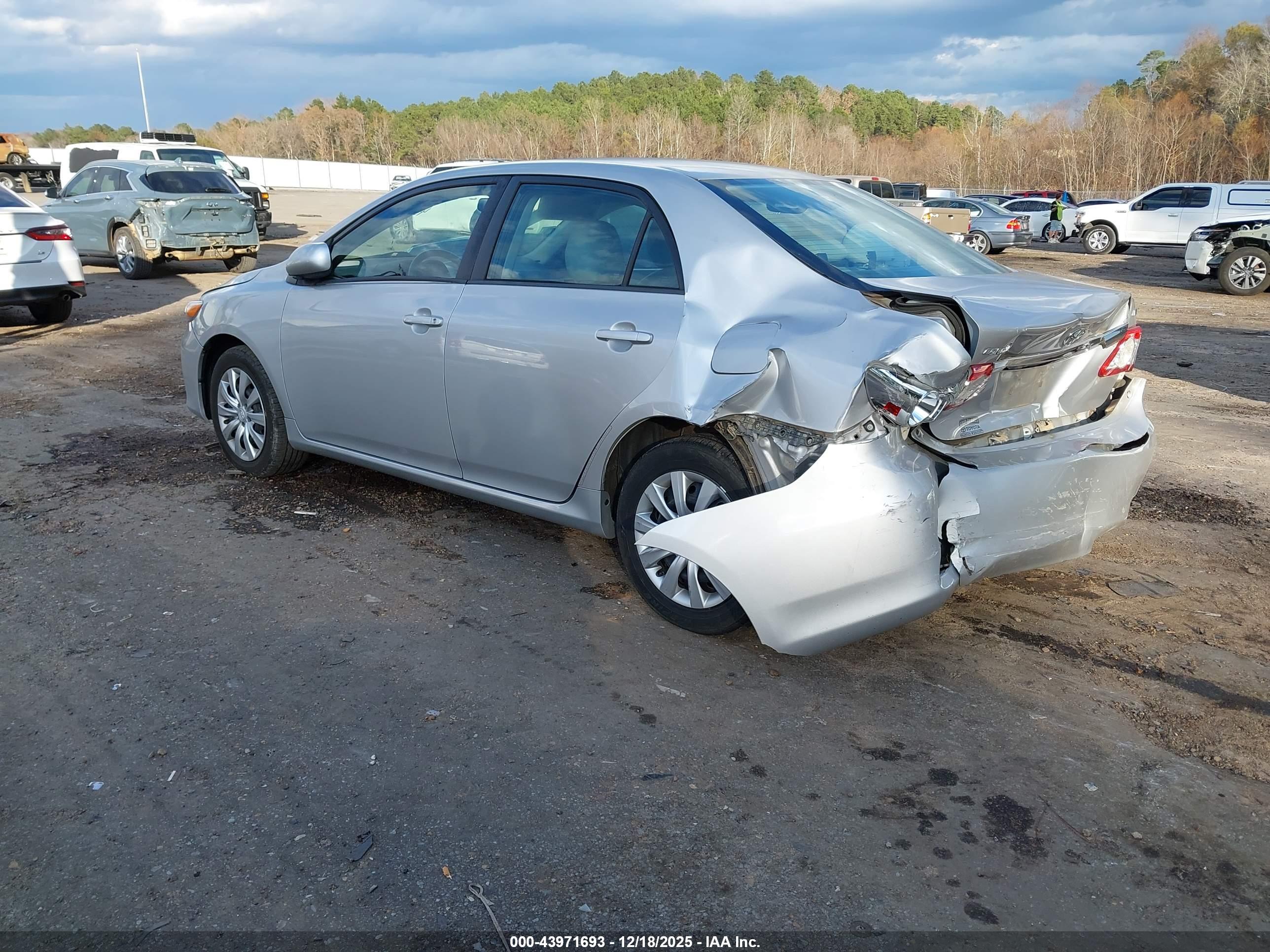 TOYOTA COROLLA image 3