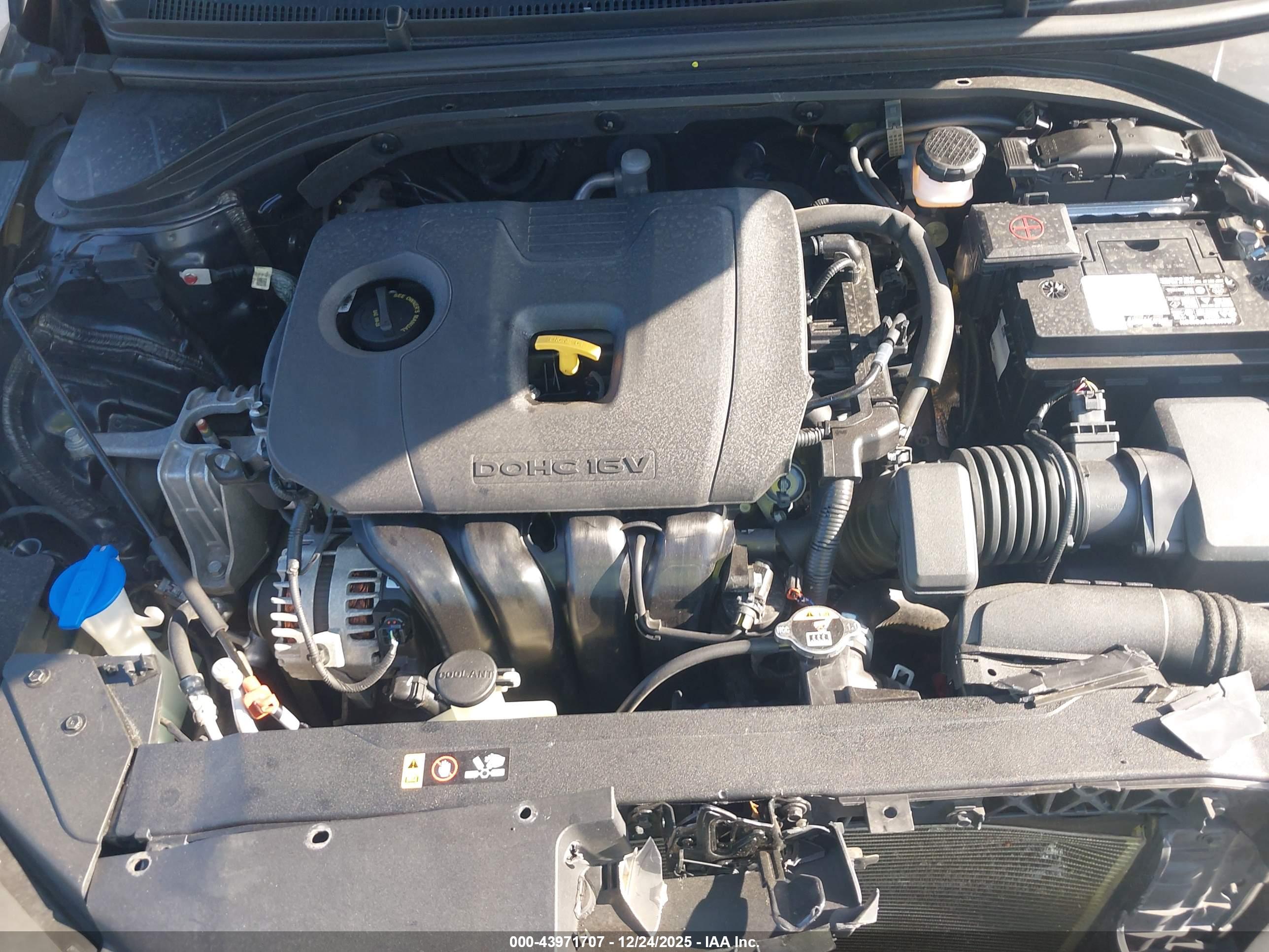 HYUNDAI ELANTRA image 10