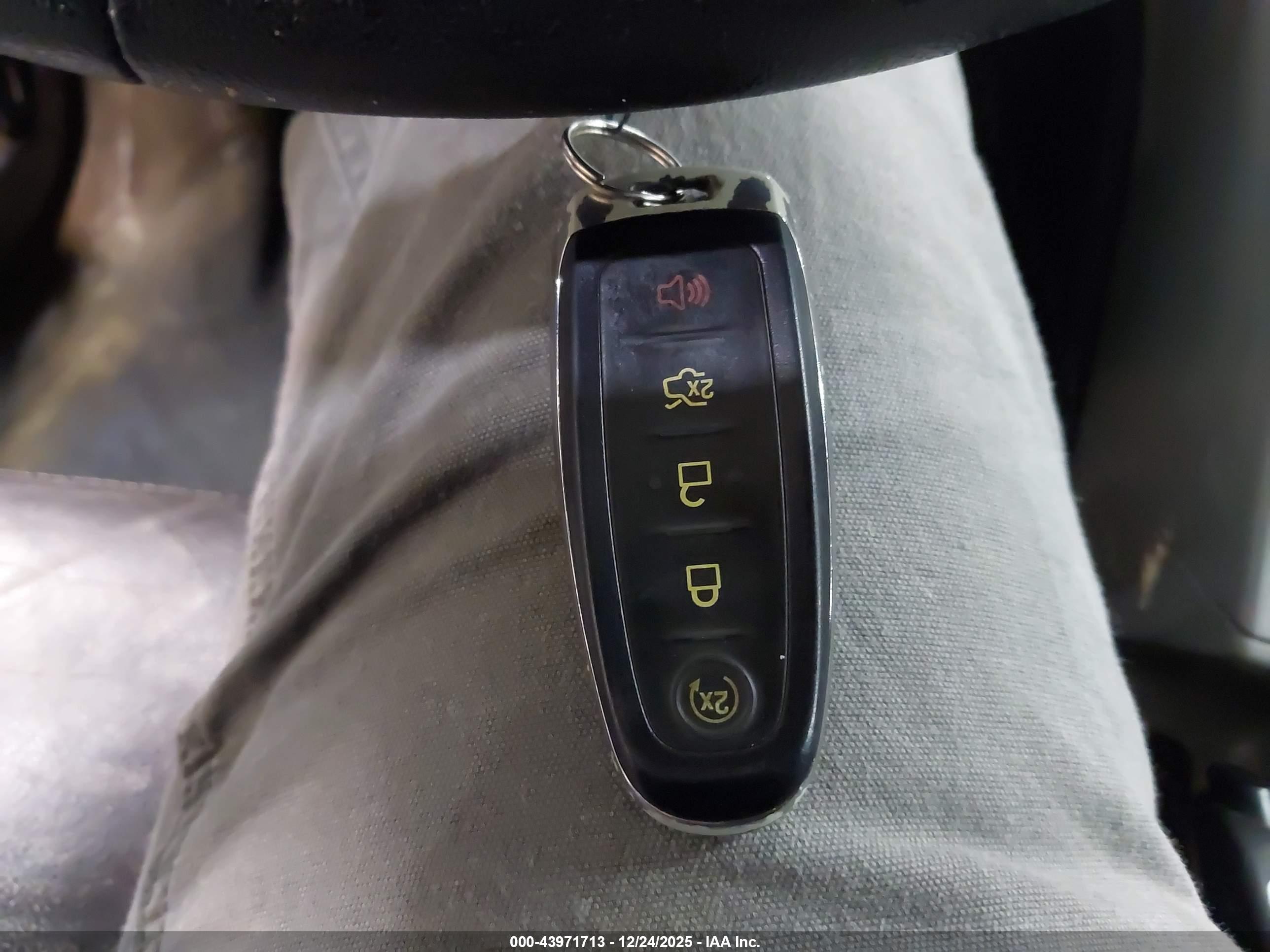 FORD ESCAPE image 11