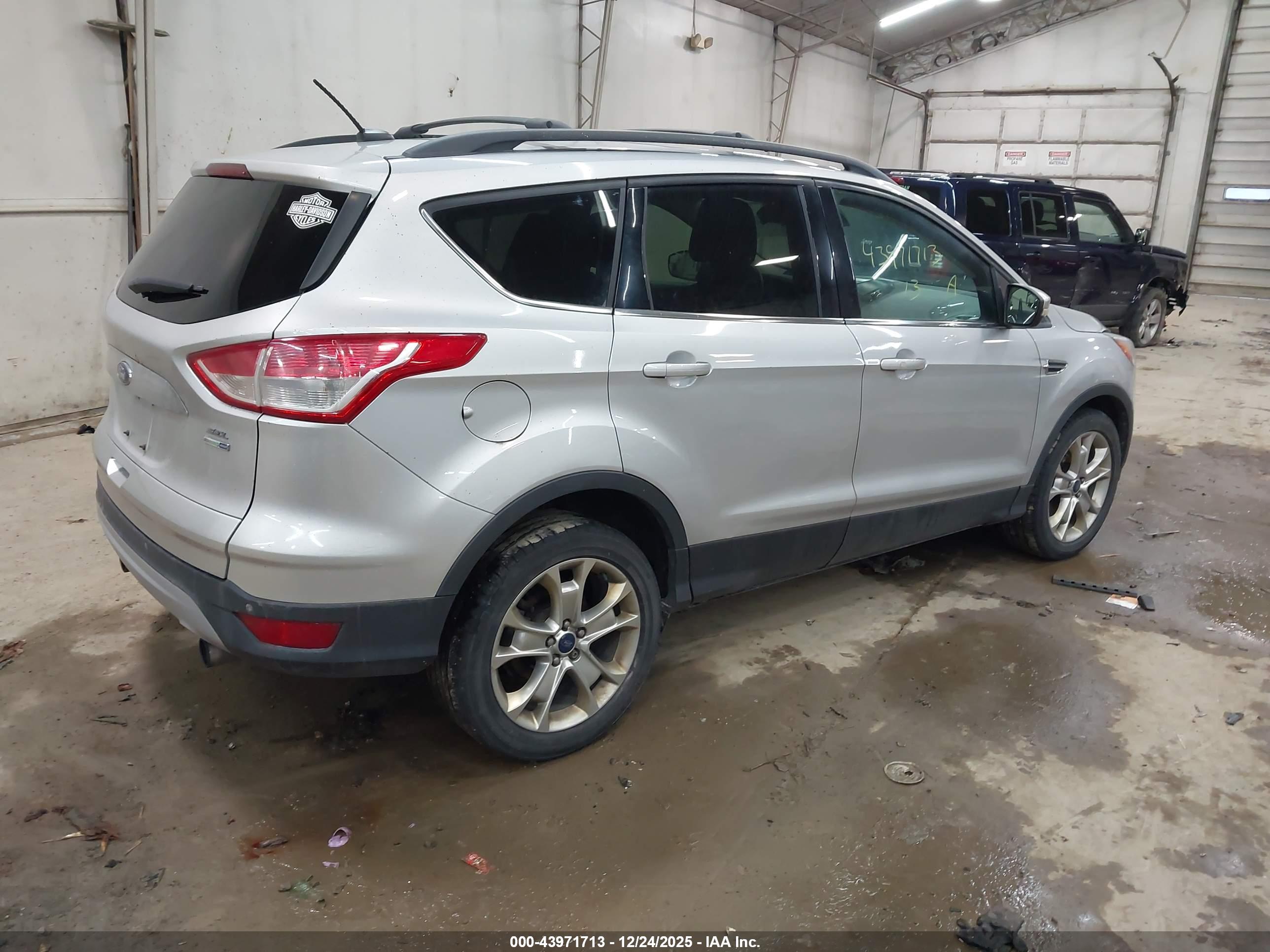 FORD ESCAPE image 4