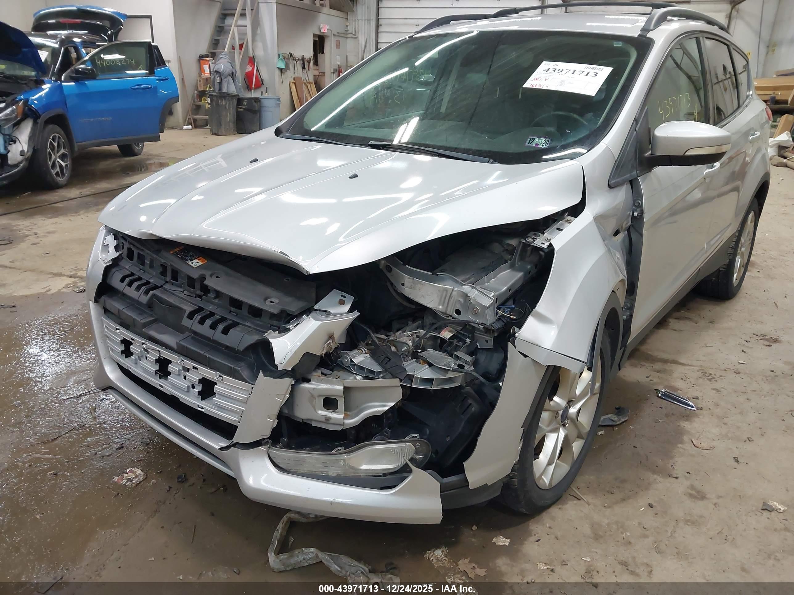 FORD ESCAPE image 6