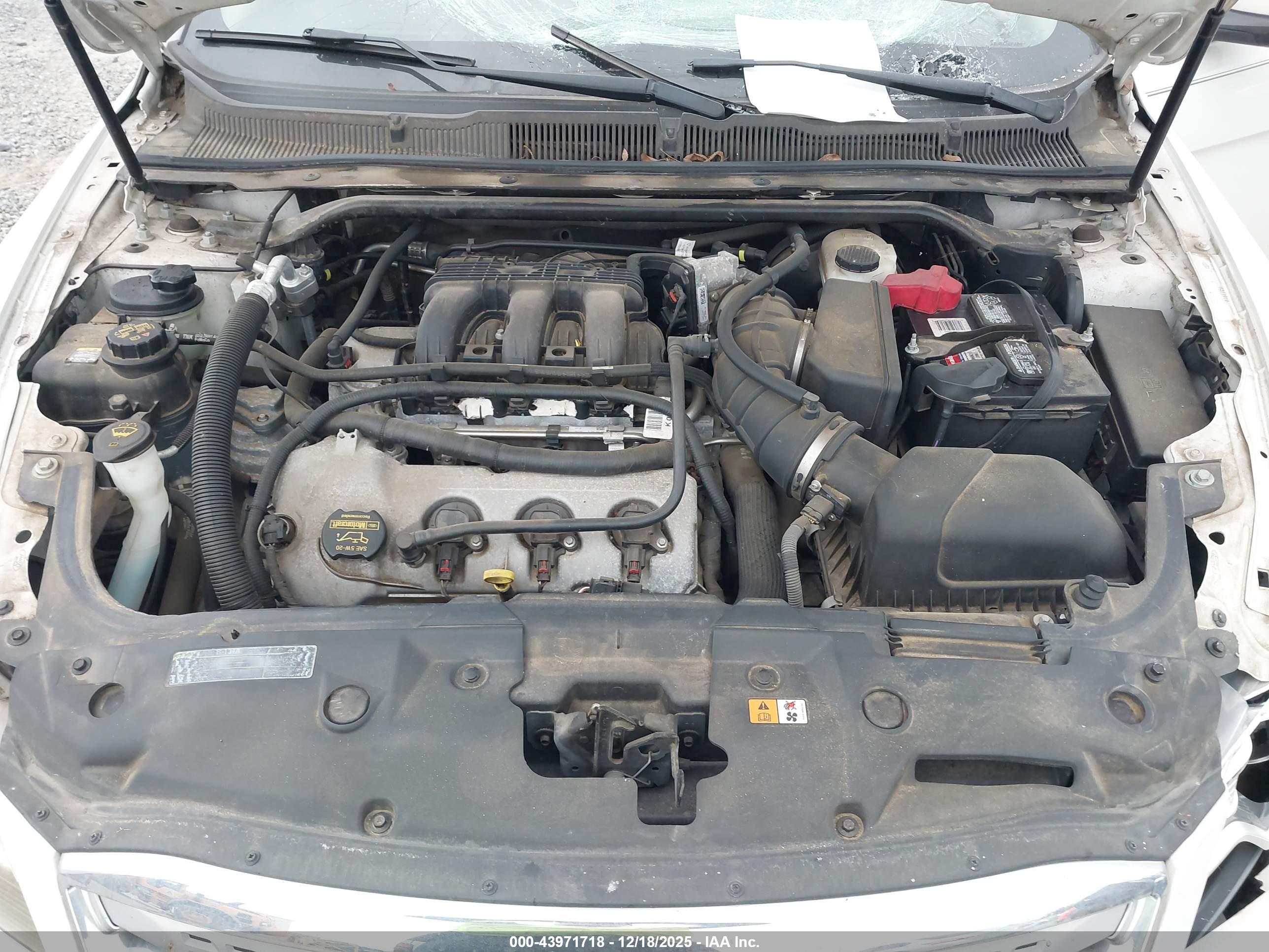 FORD TAURUS image 10