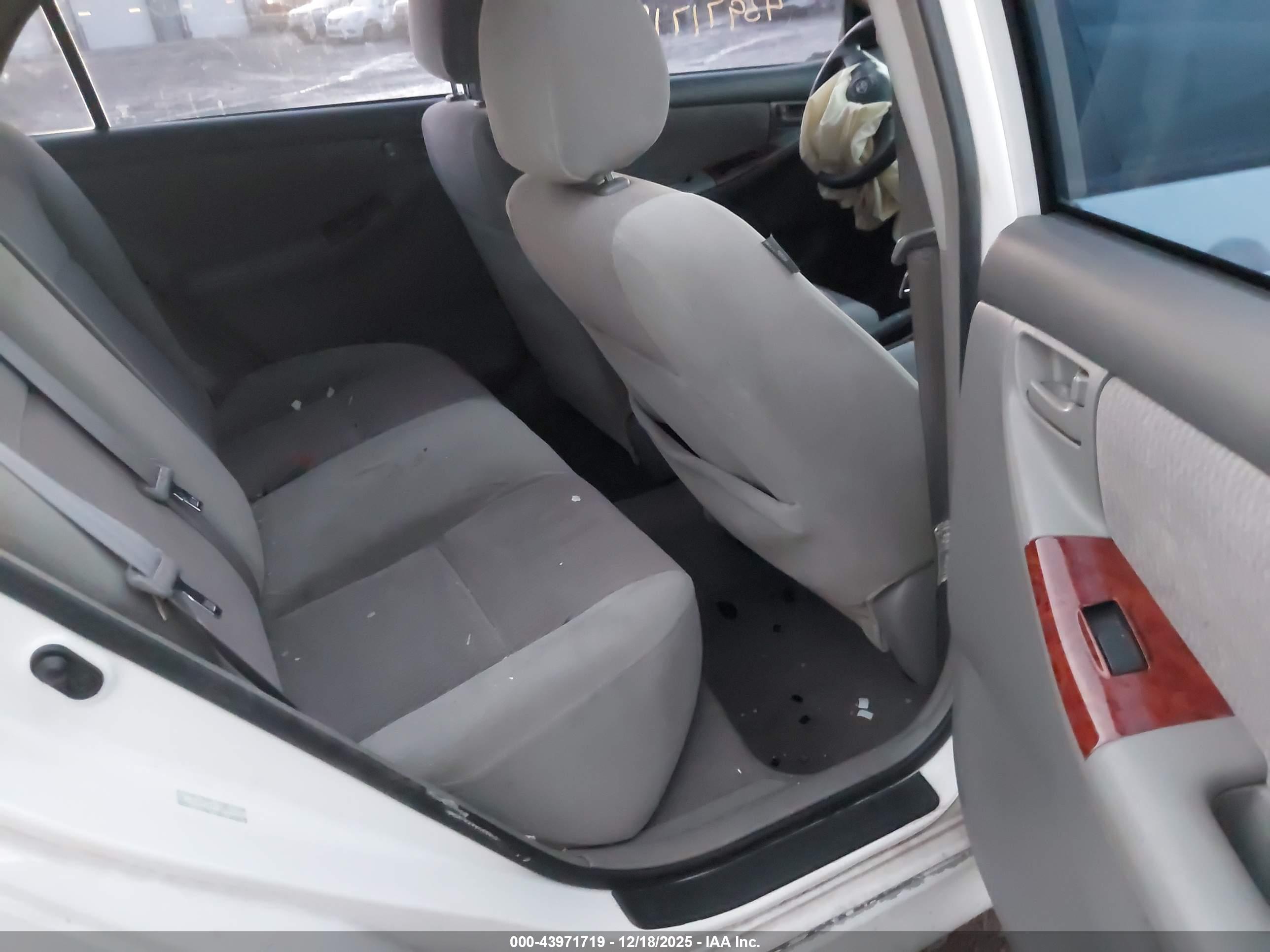 TOYOTA COROLLA image 8