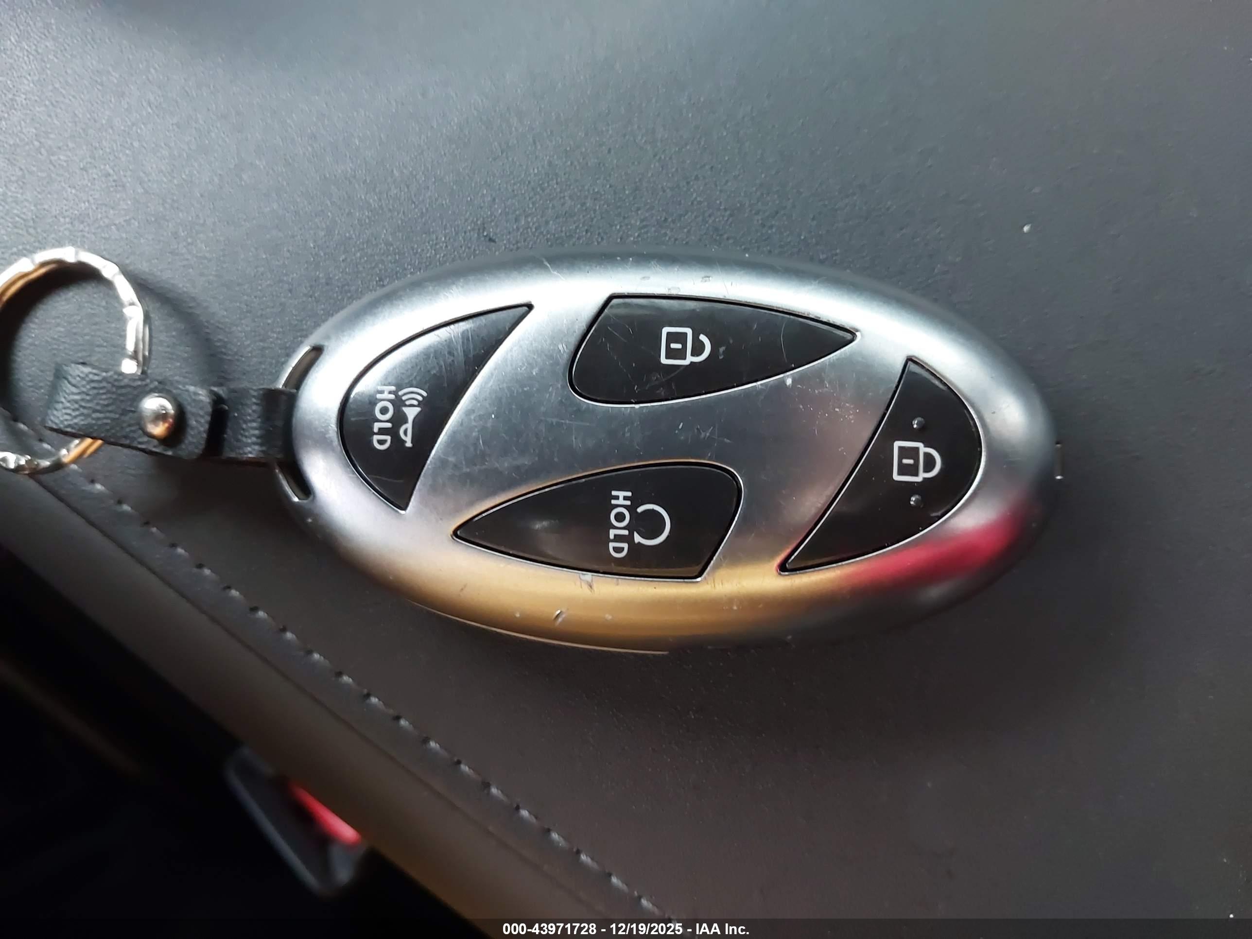 HYUNDAI SONATA image 11