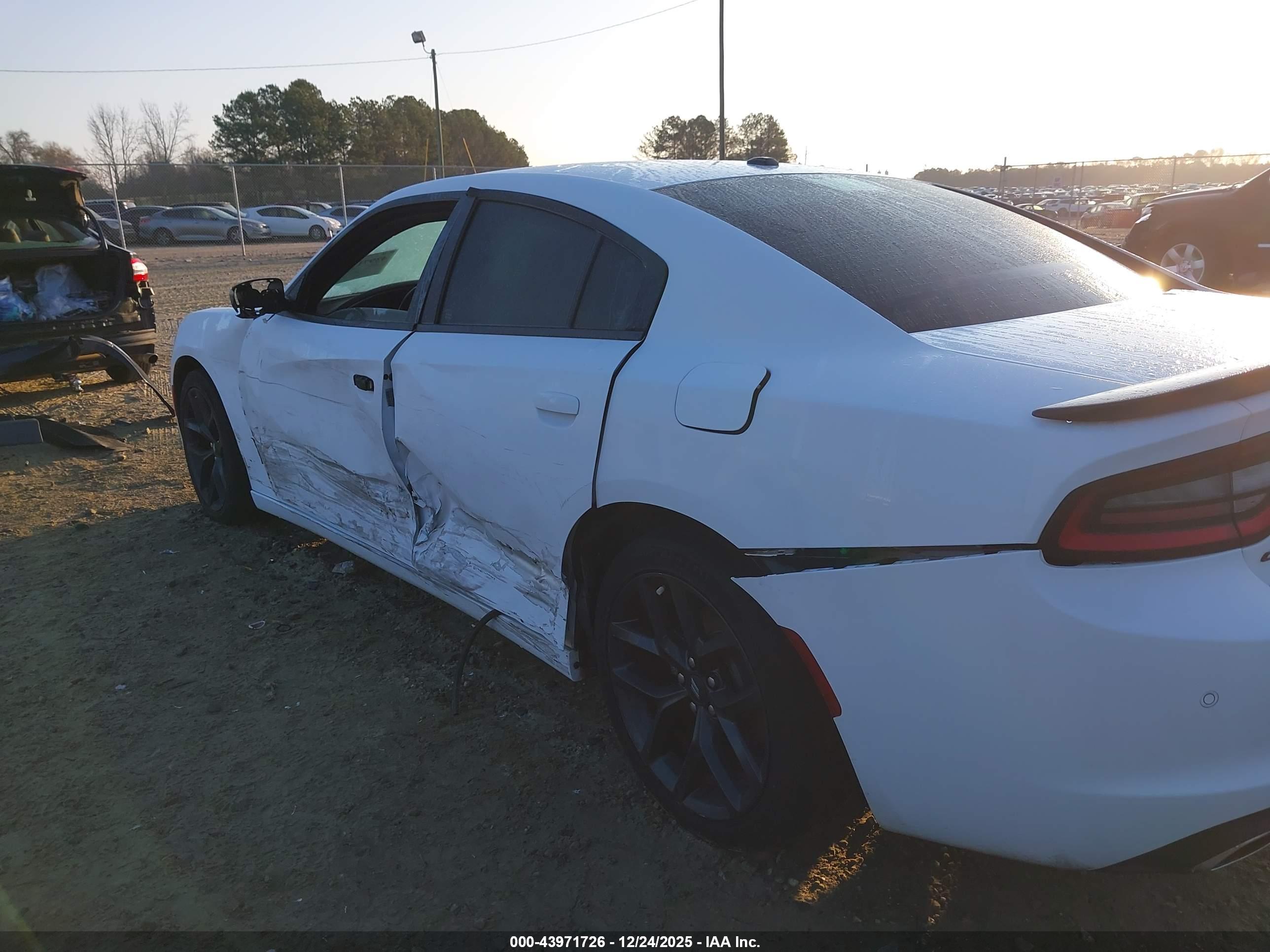 DODGE CHARGER image 6