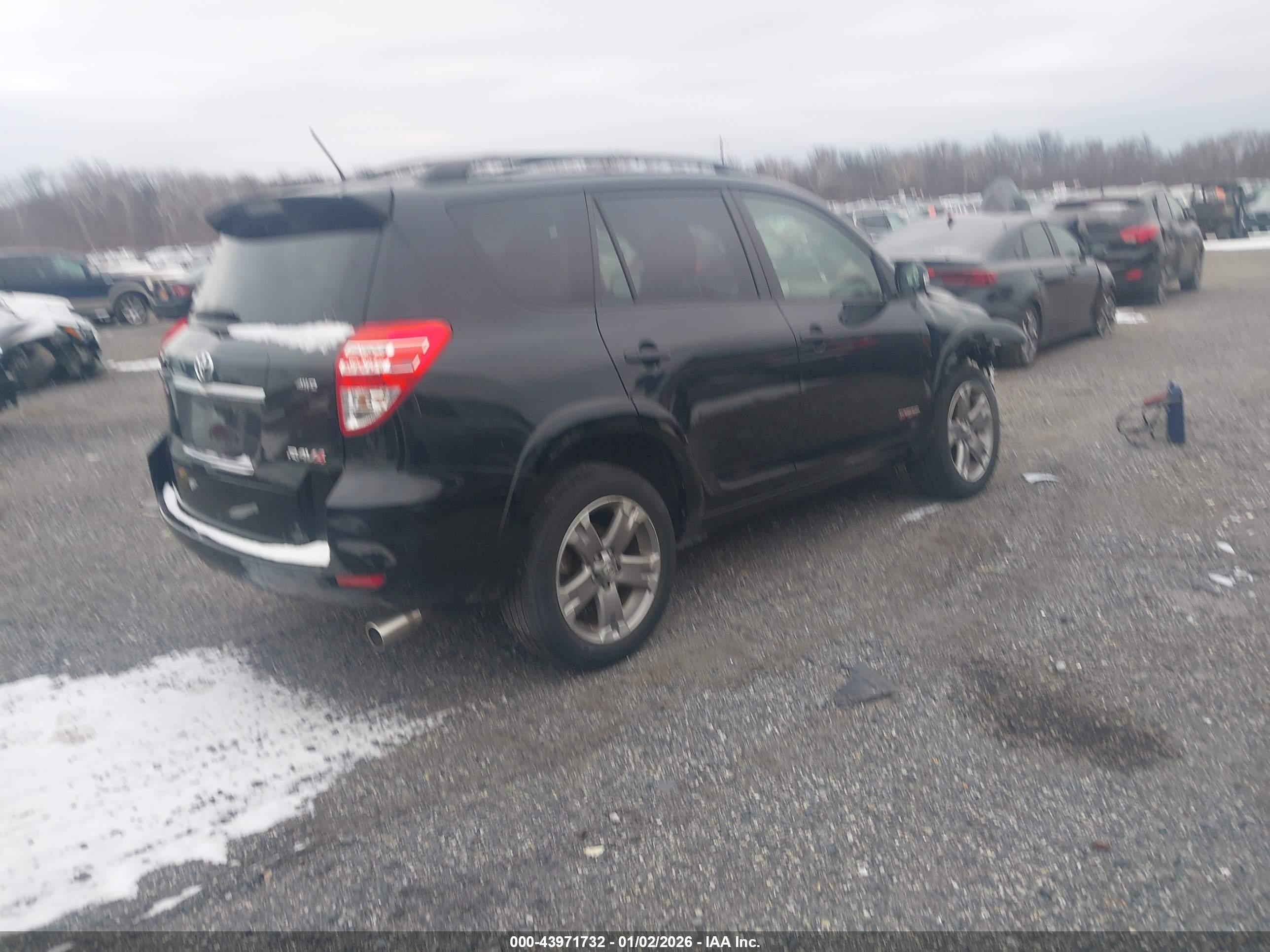 TOYOTA RAV4 image 4