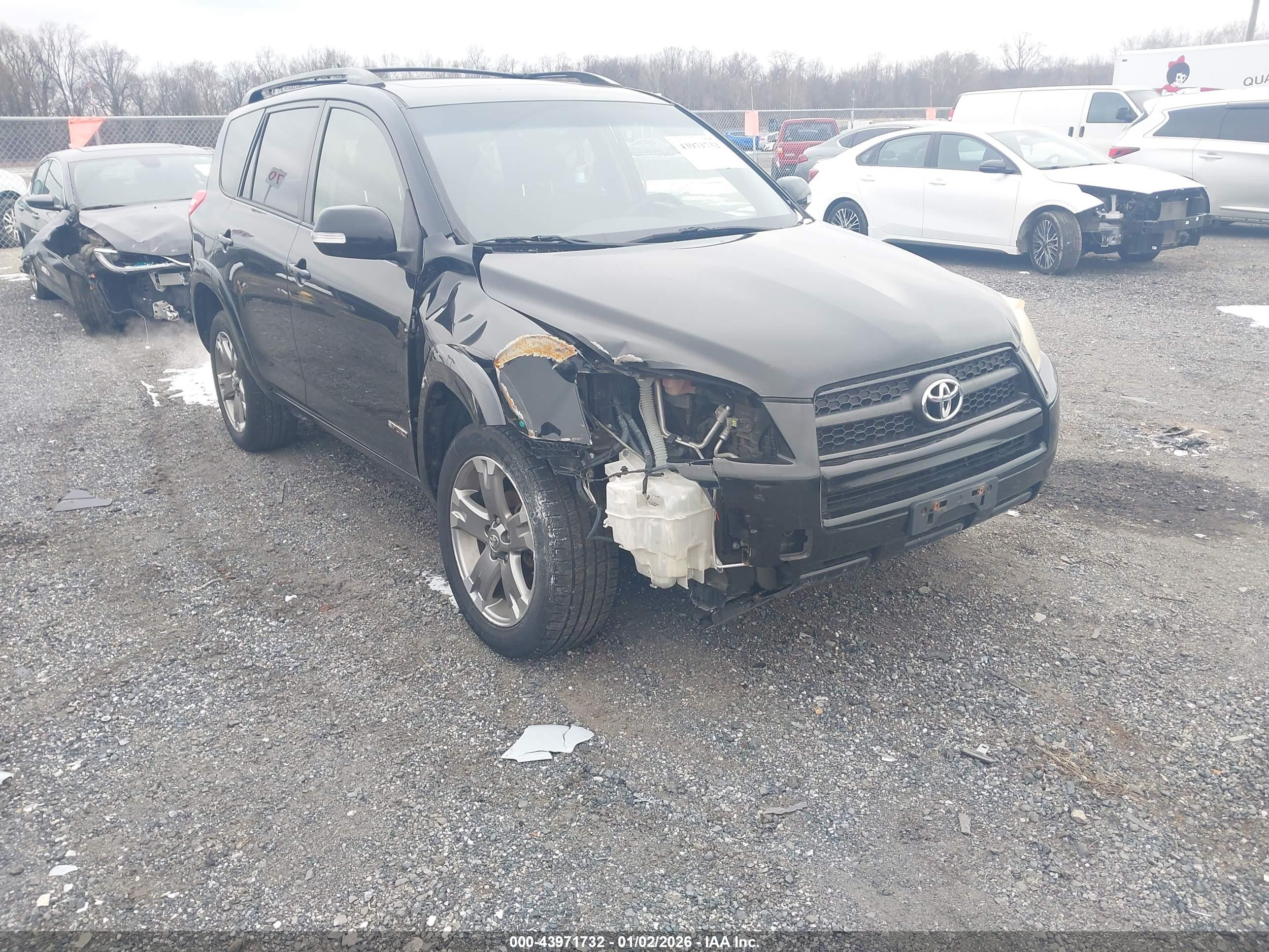 TOYOTA RAV4 image 6