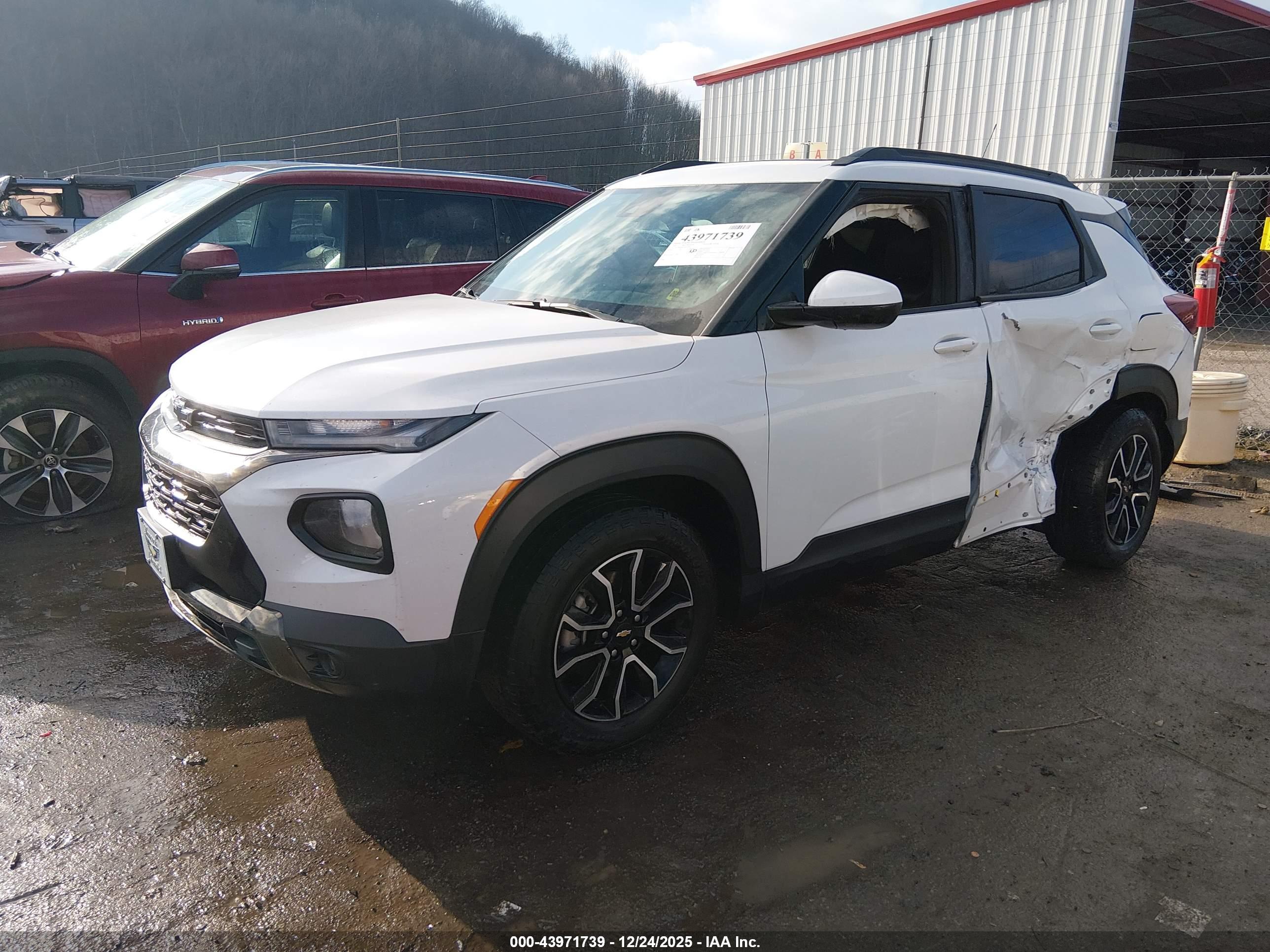CHEVROLET TRAILBLAZER image 2
