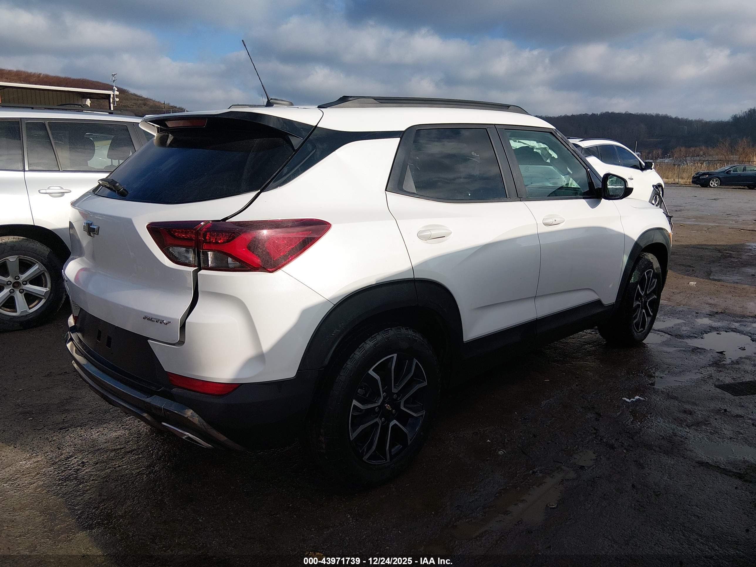 CHEVROLET TRAILBLAZER image 4