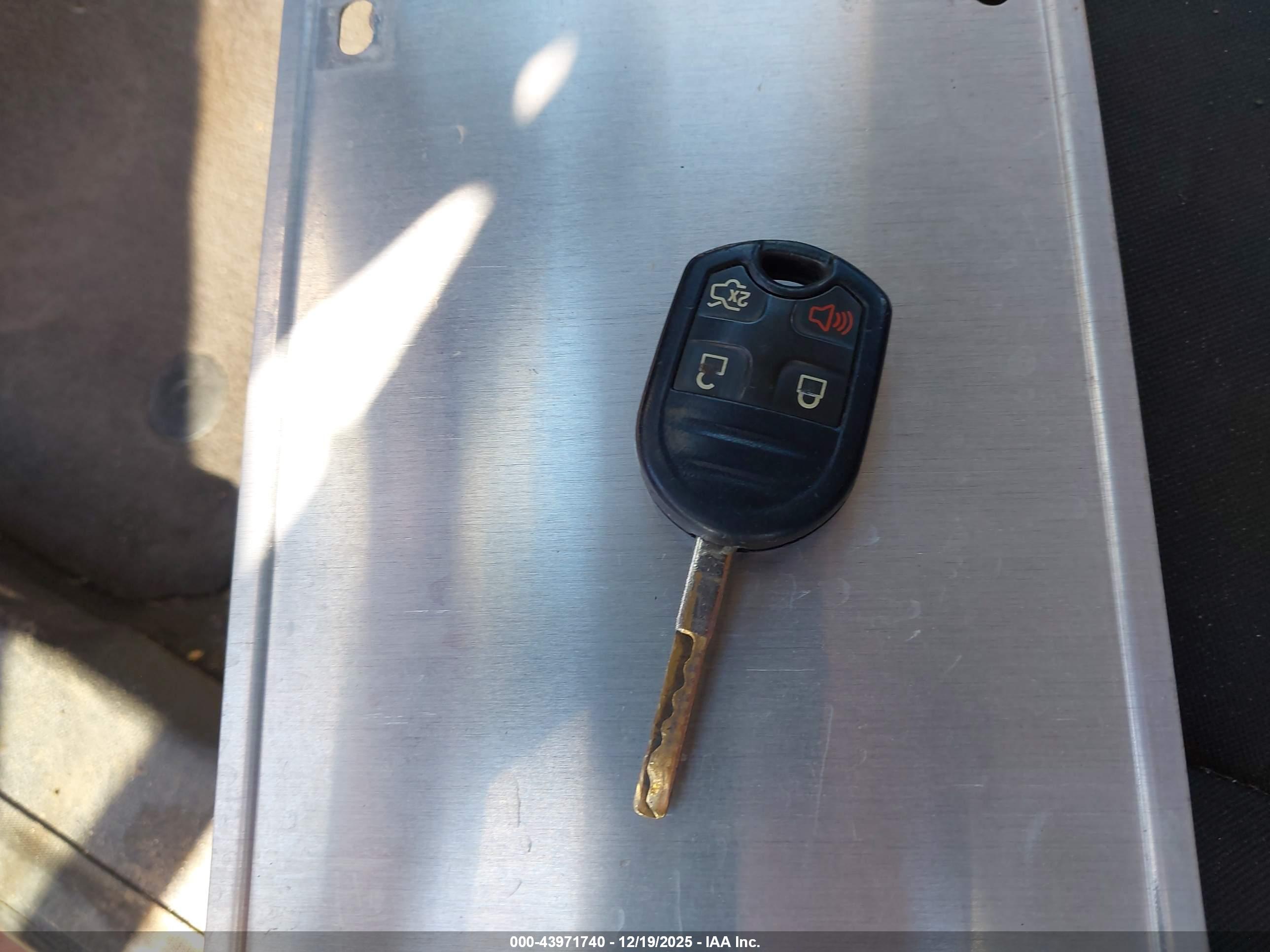 FORD FIESTA image 11