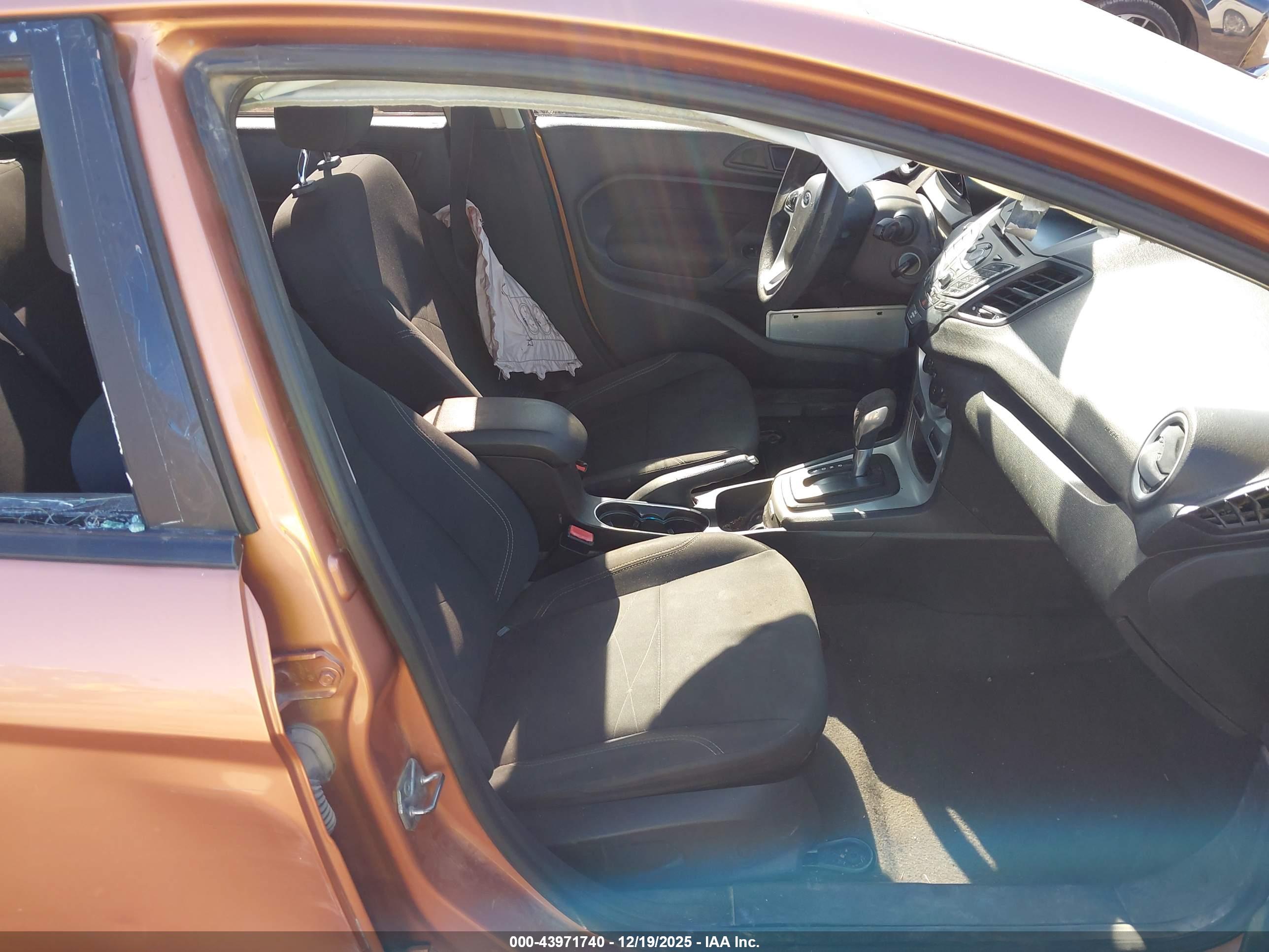 FORD FIESTA image 5