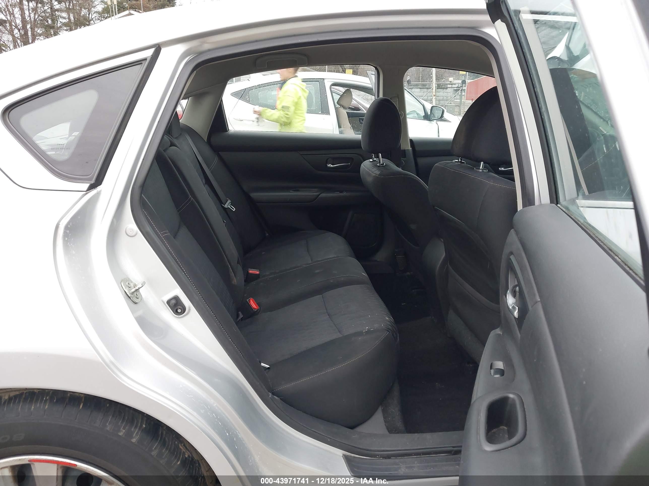 NISSAN ALTIMA image 8