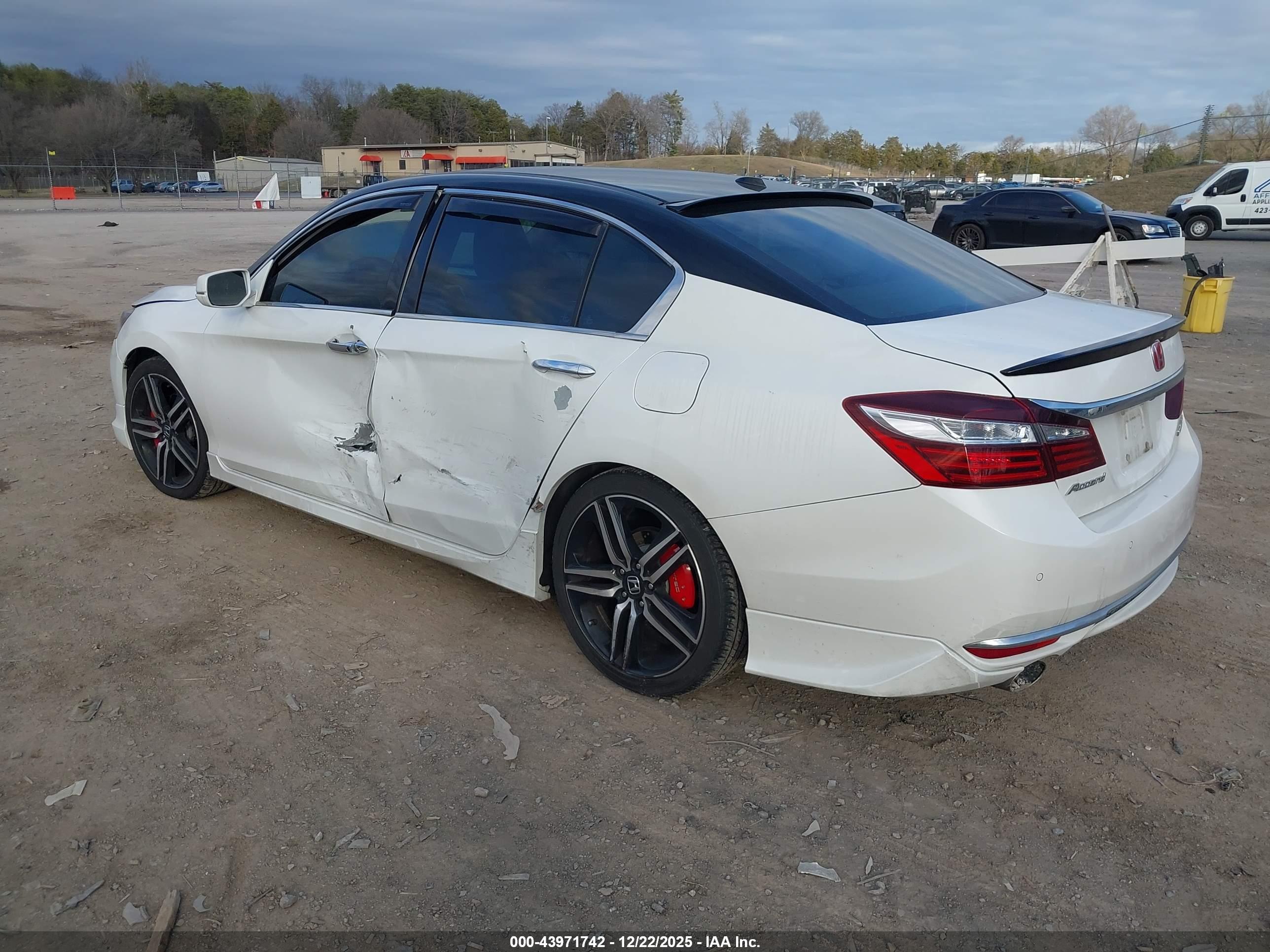 HONDA ACCORD image 3