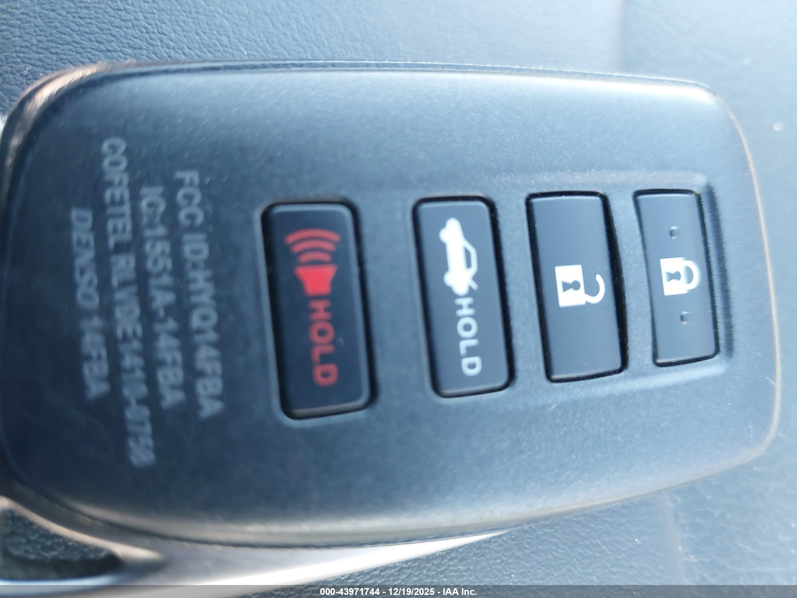 LEXUS RC image 11