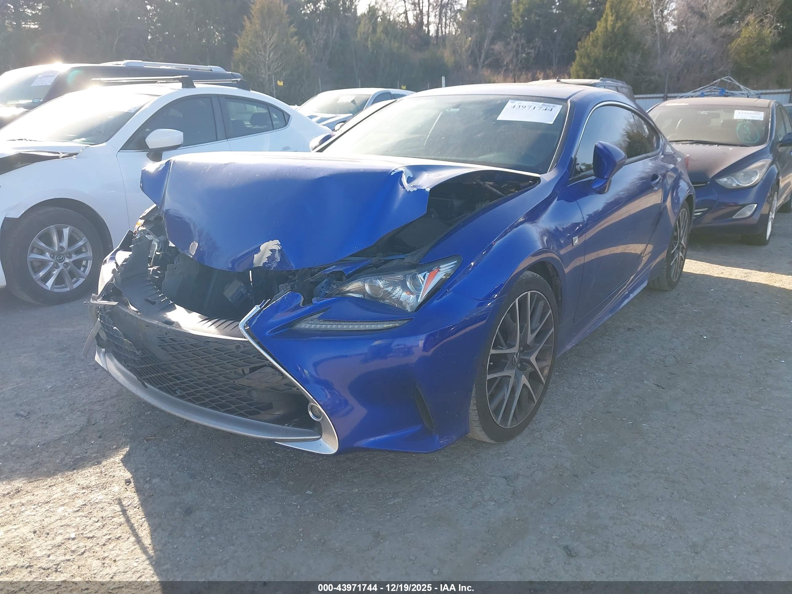 LEXUS RC image 2