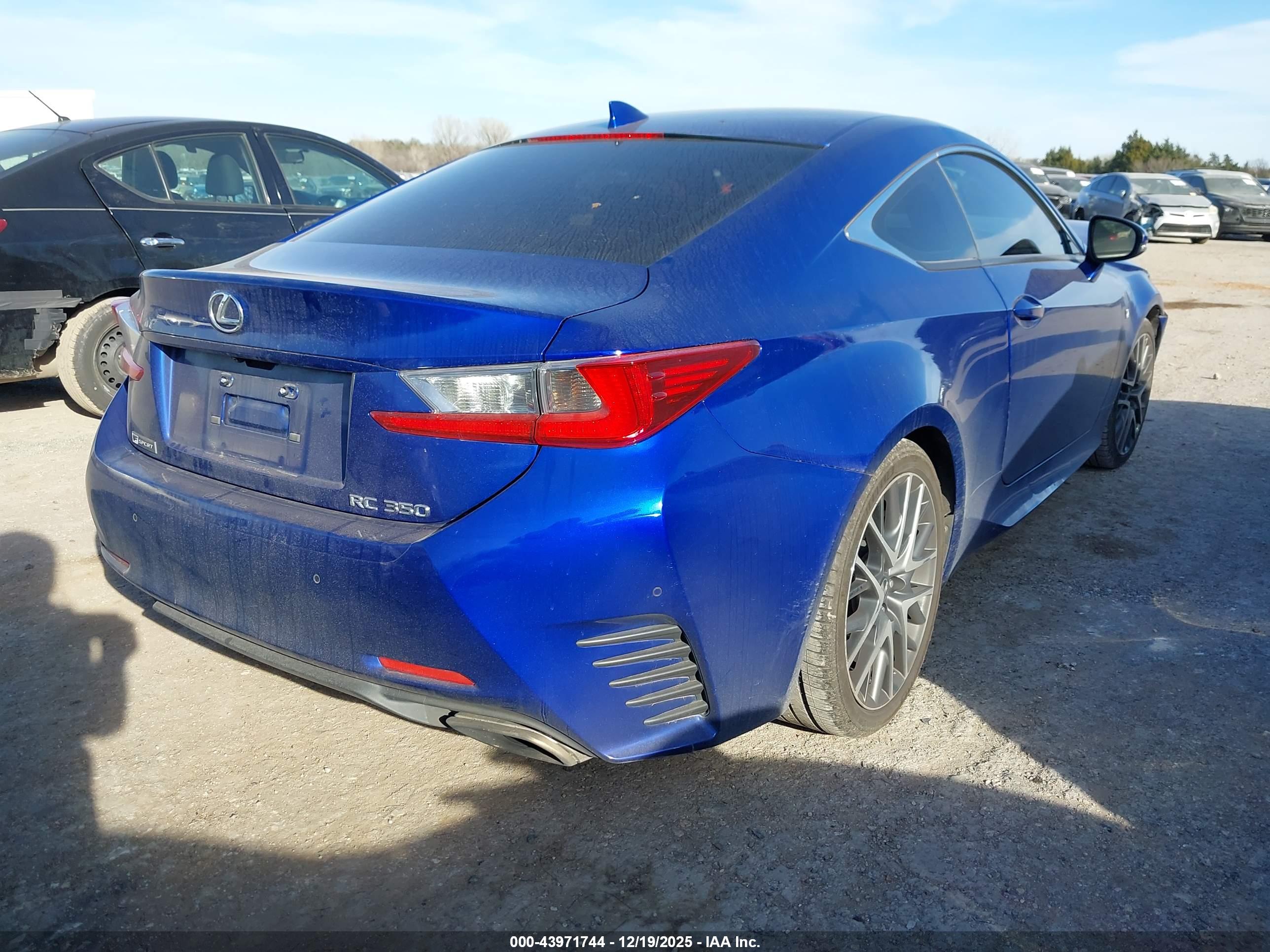 LEXUS RC image 4