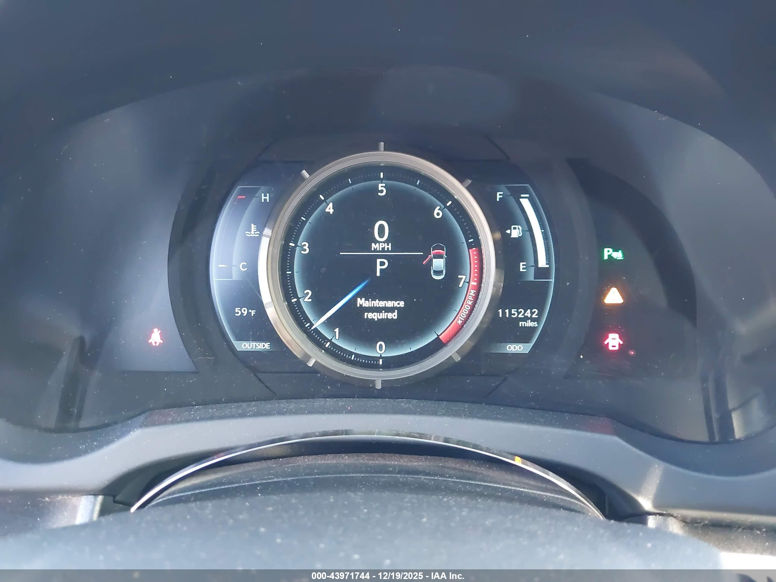 LEXUS RC image 7