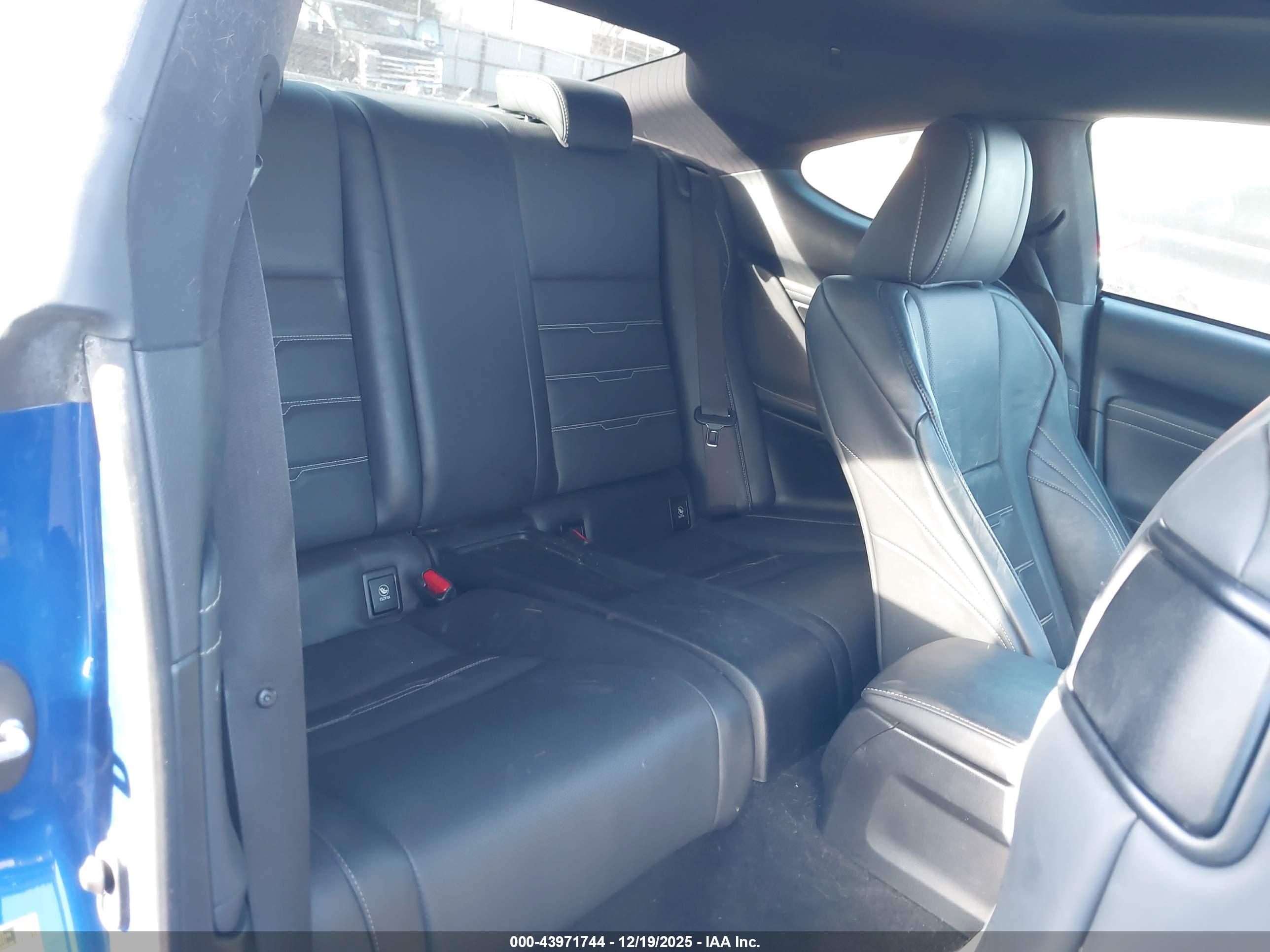 LEXUS RC image 8