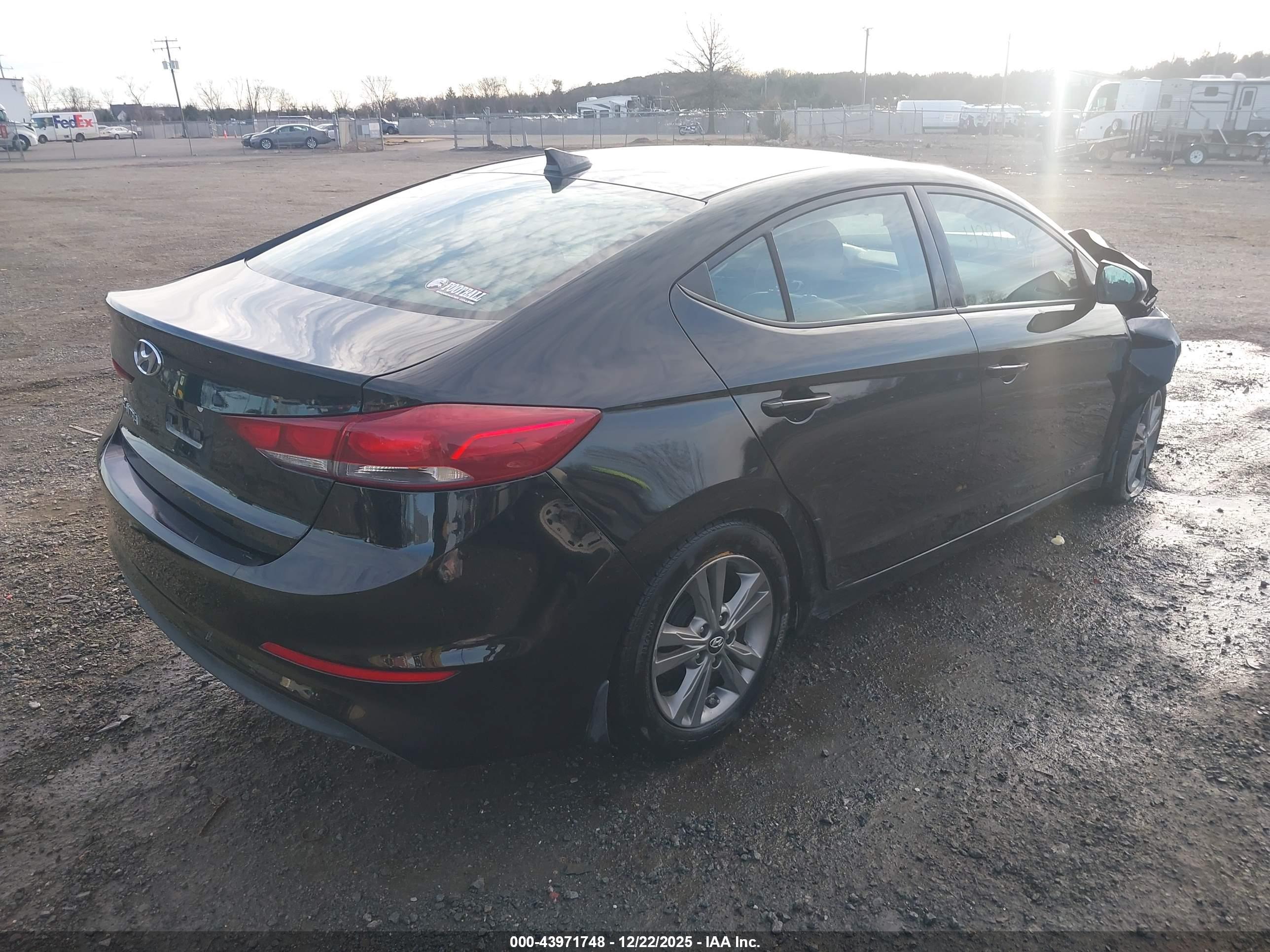 HYUNDAI ELANTRA image 4