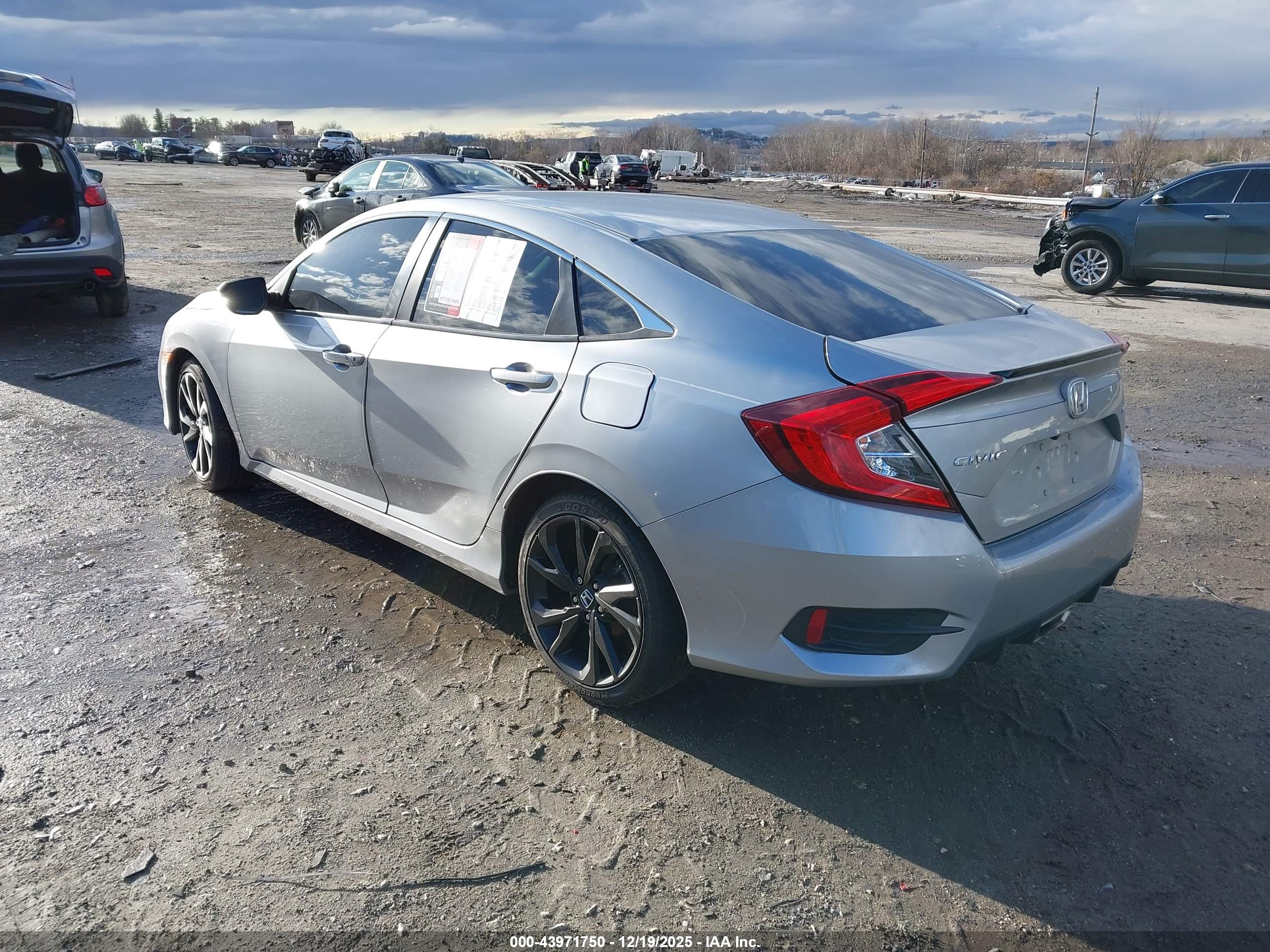 HONDA CIVIC image 3