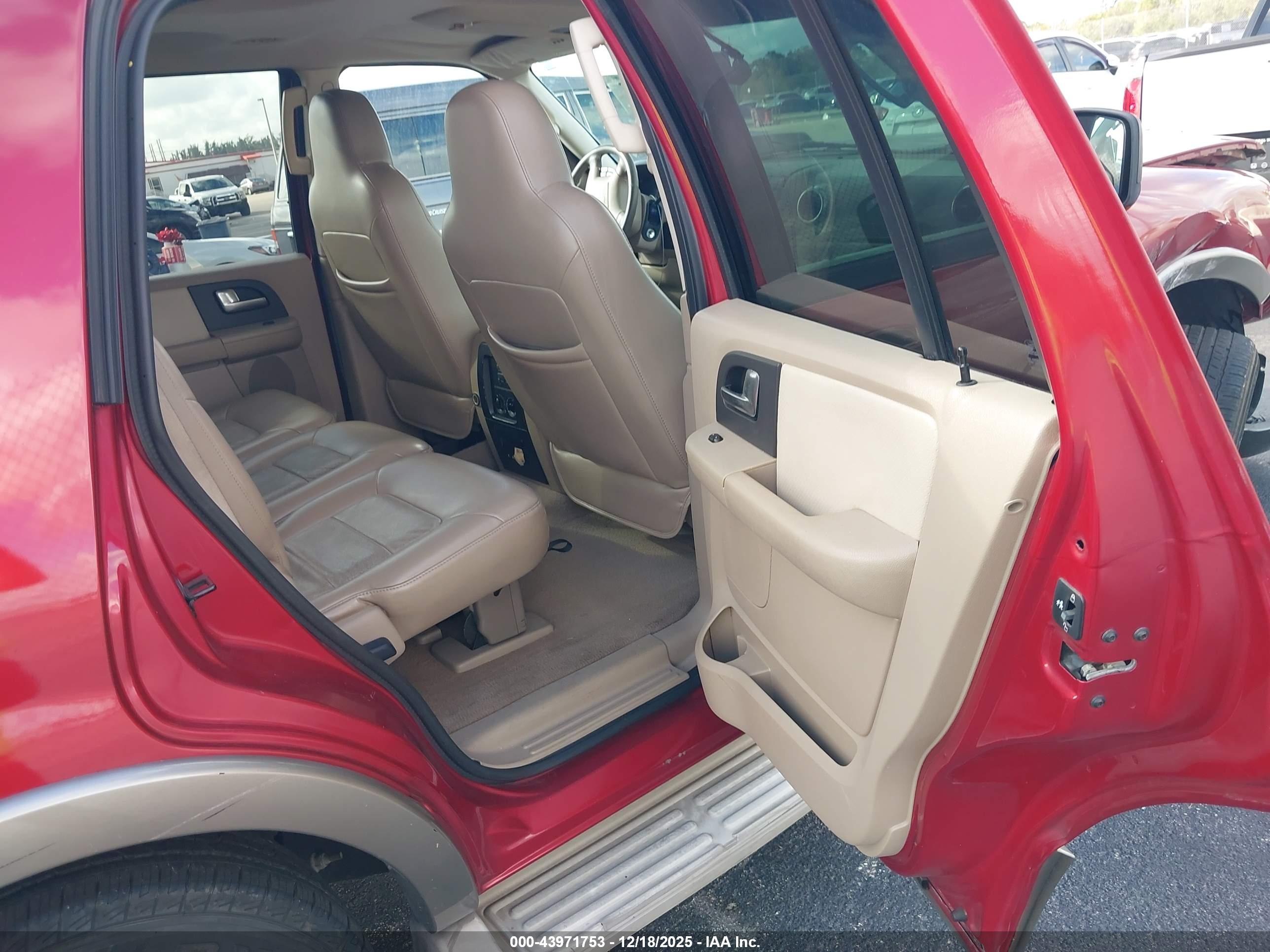 FORD EXPEDITION image 8