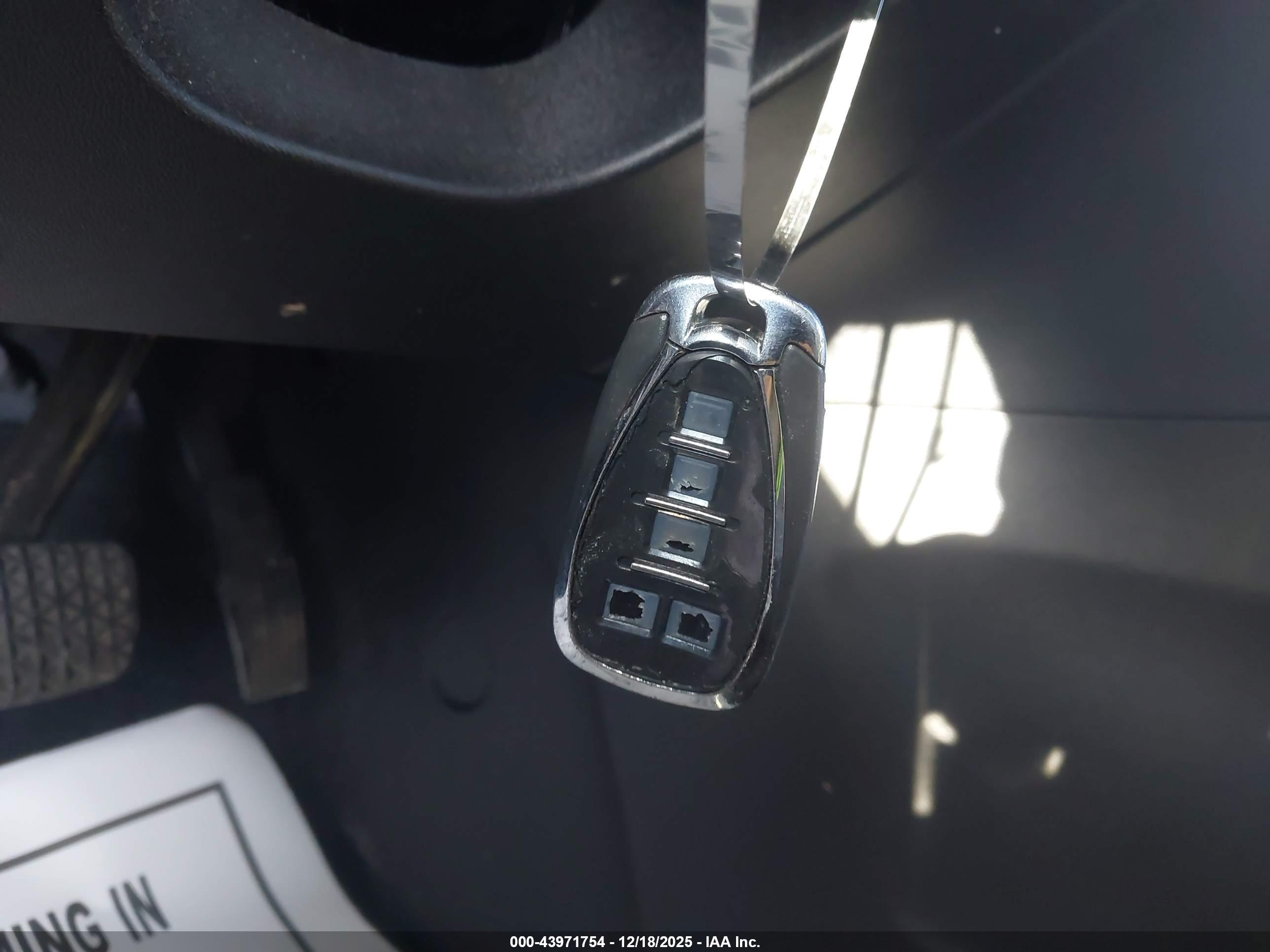 CHEVROLET EQUINOX image 11