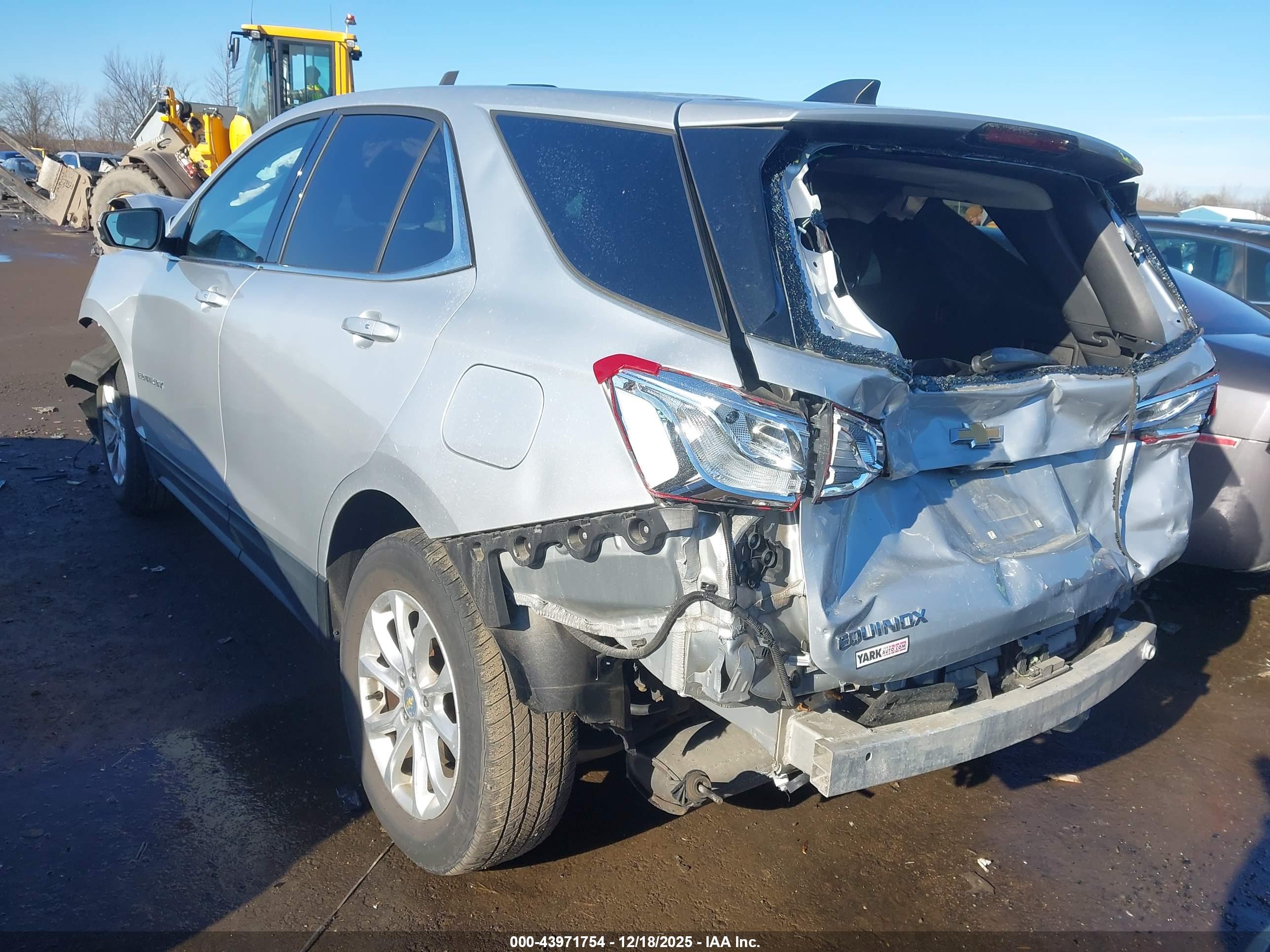 CHEVROLET EQUINOX image 3