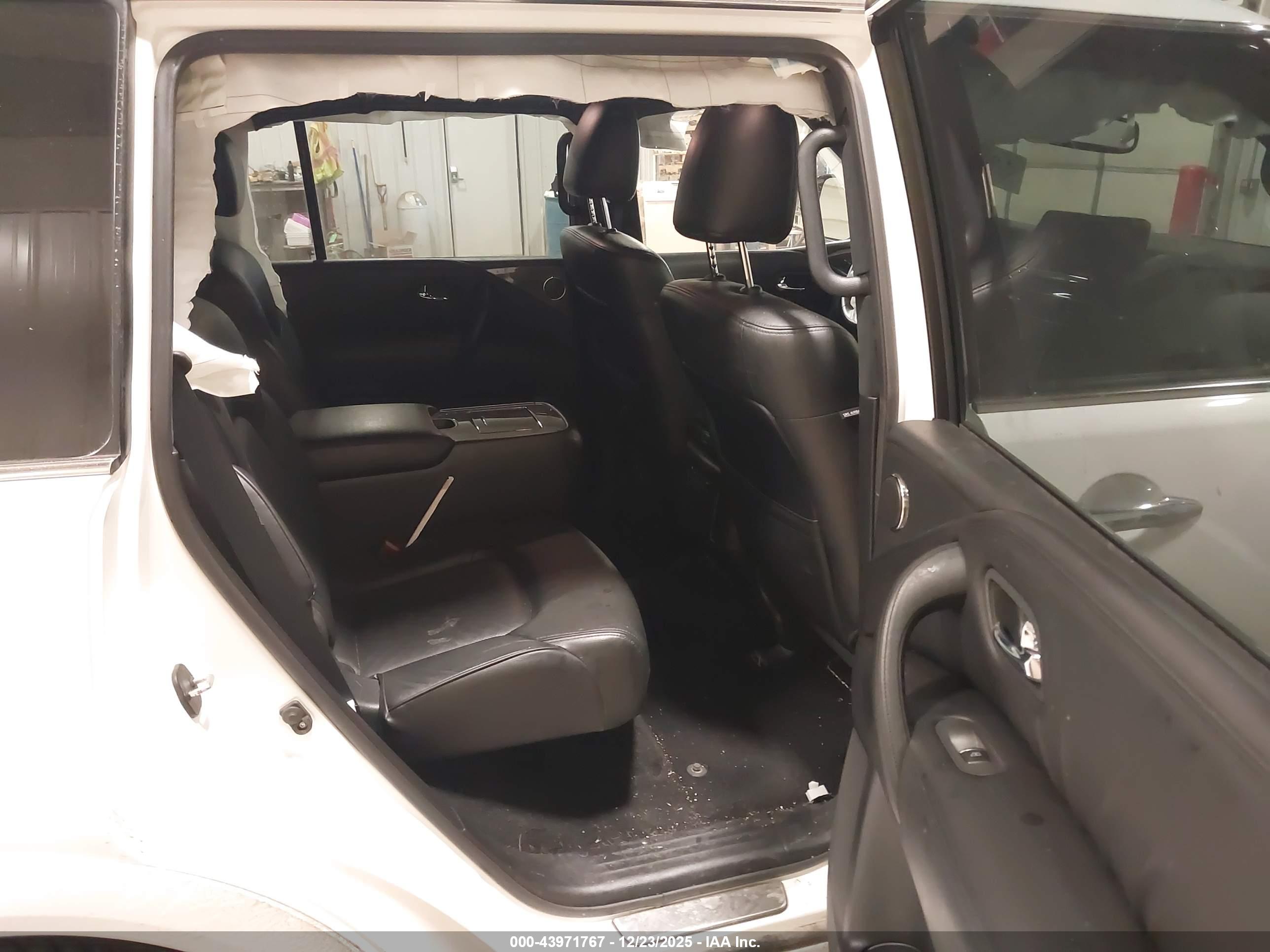 NISSAN ARMADA image 8