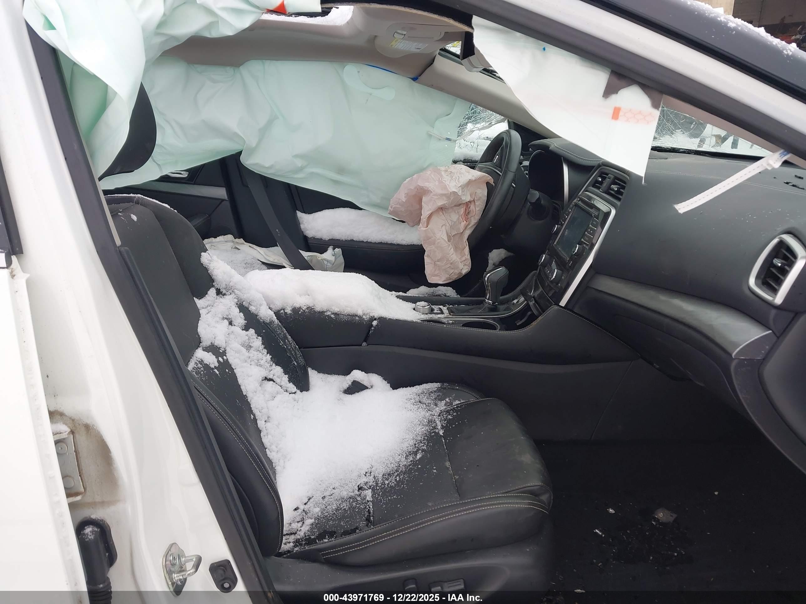 NISSAN MAXIMA image 5