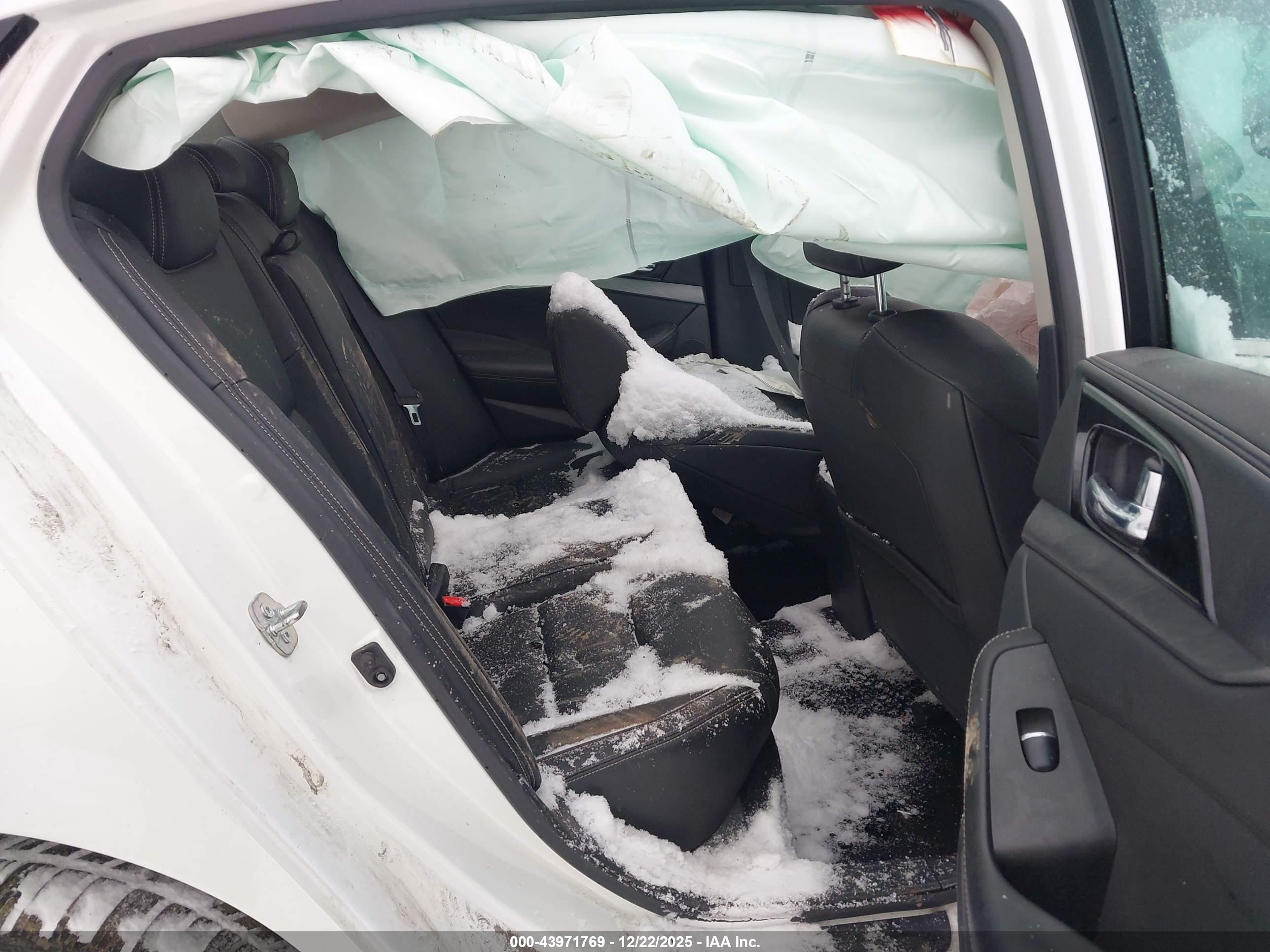 NISSAN MAXIMA image 8