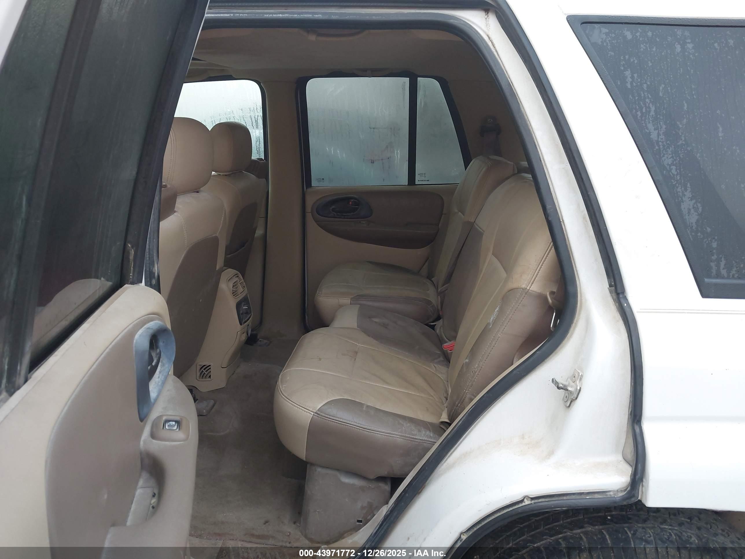 CHEVROLET TRAILBLAZER image 8