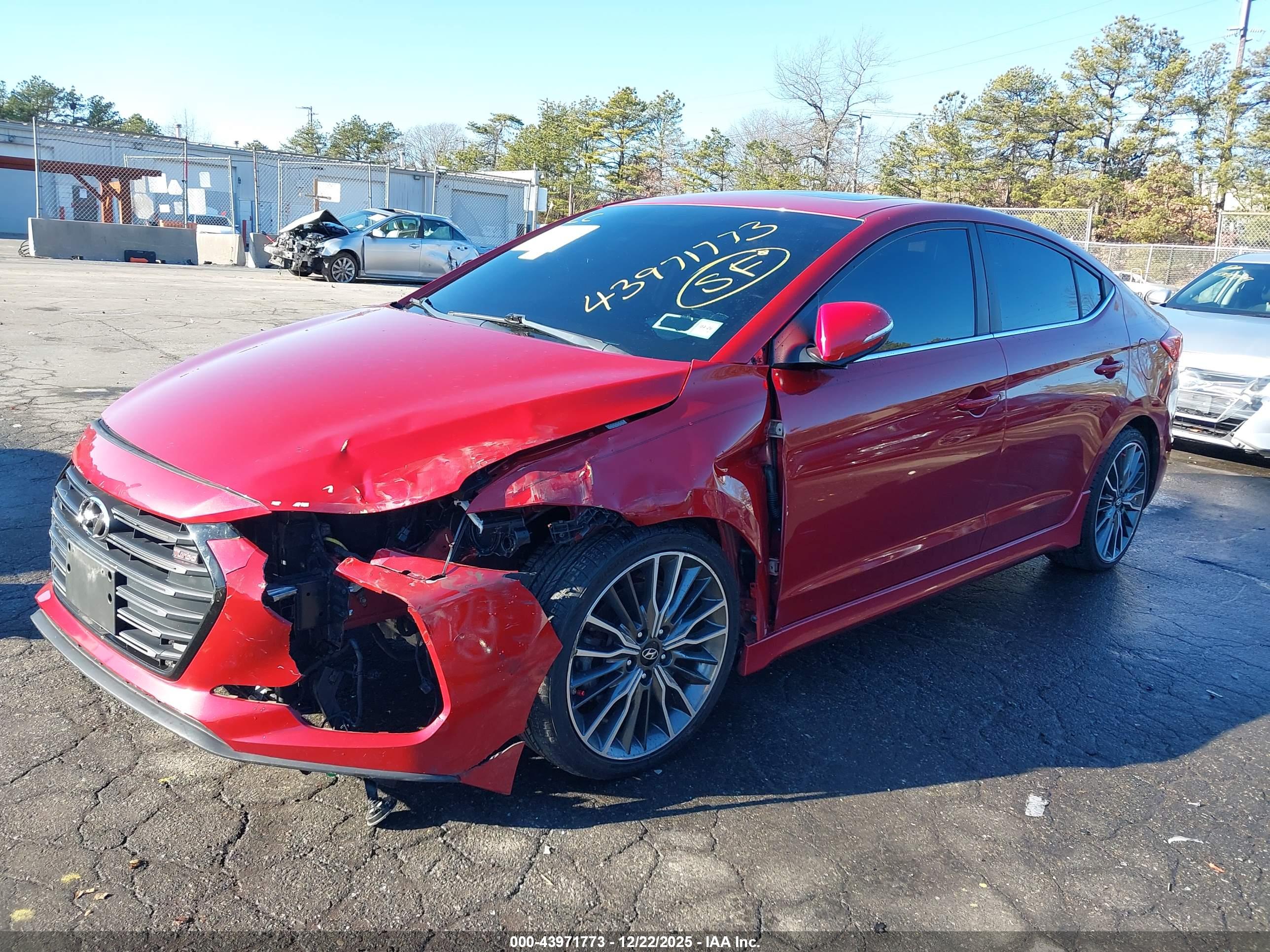 HYUNDAI ELANTRA image 2