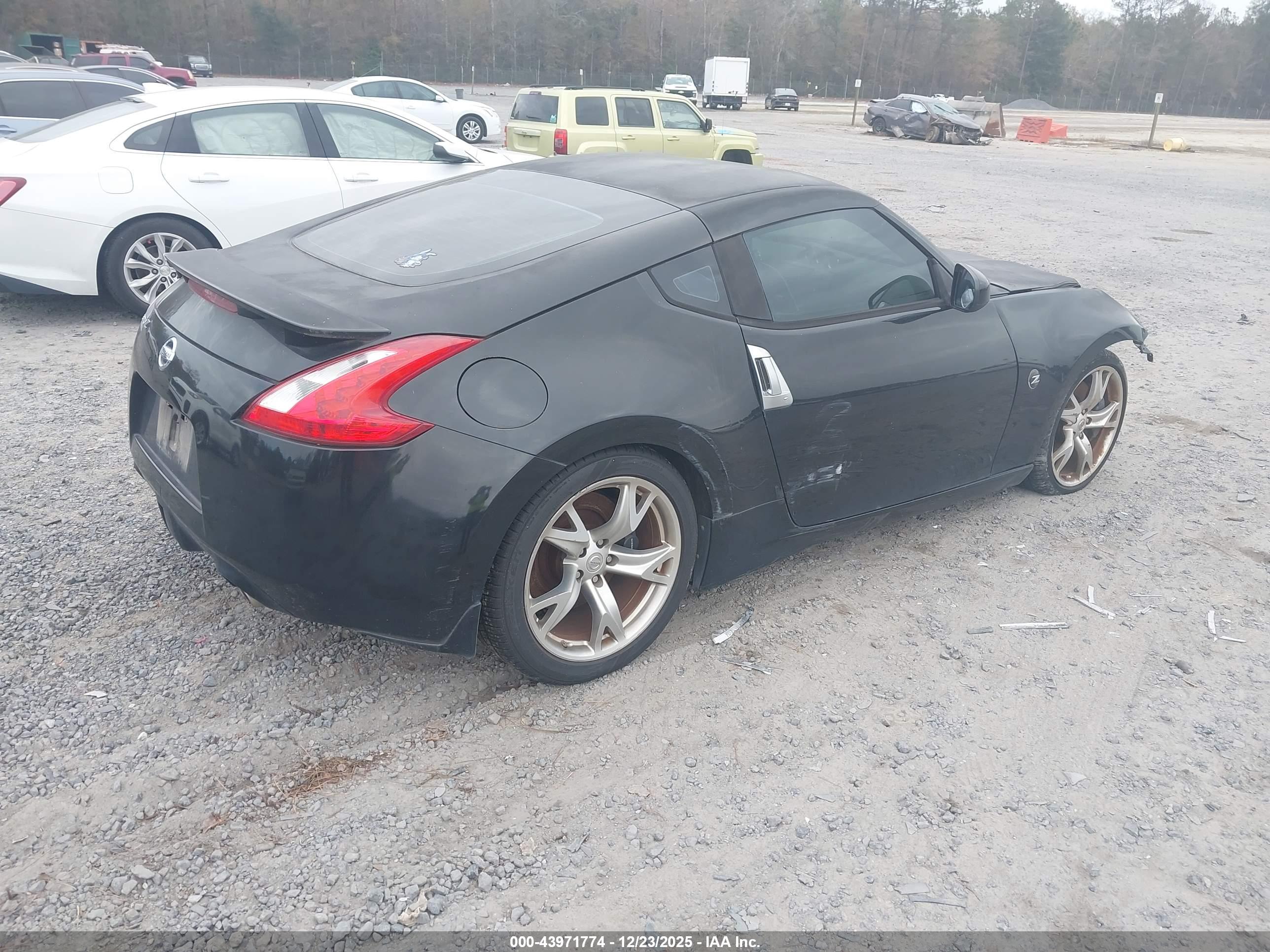 NISSAN 370Z image 4