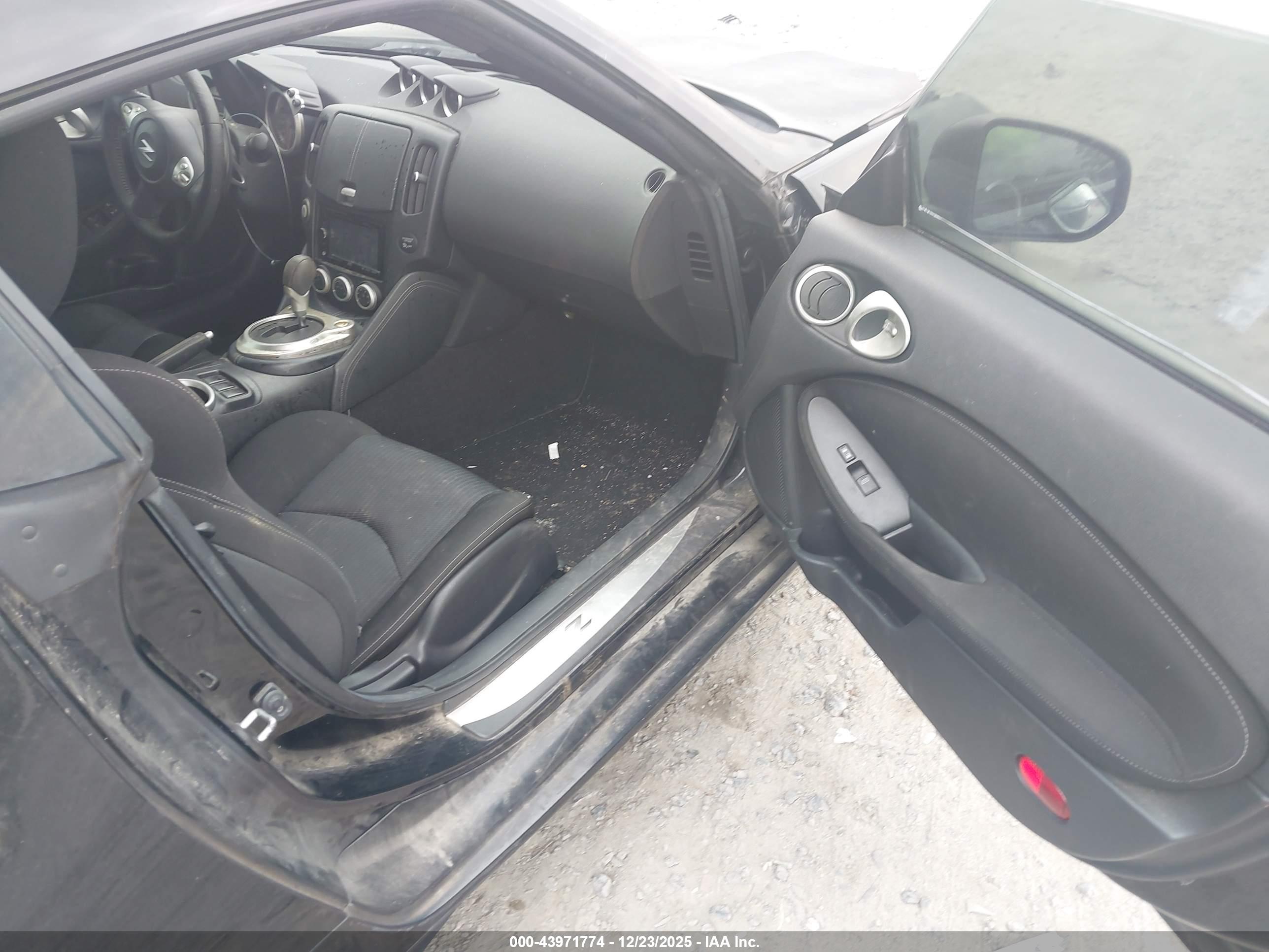NISSAN 370Z image 5