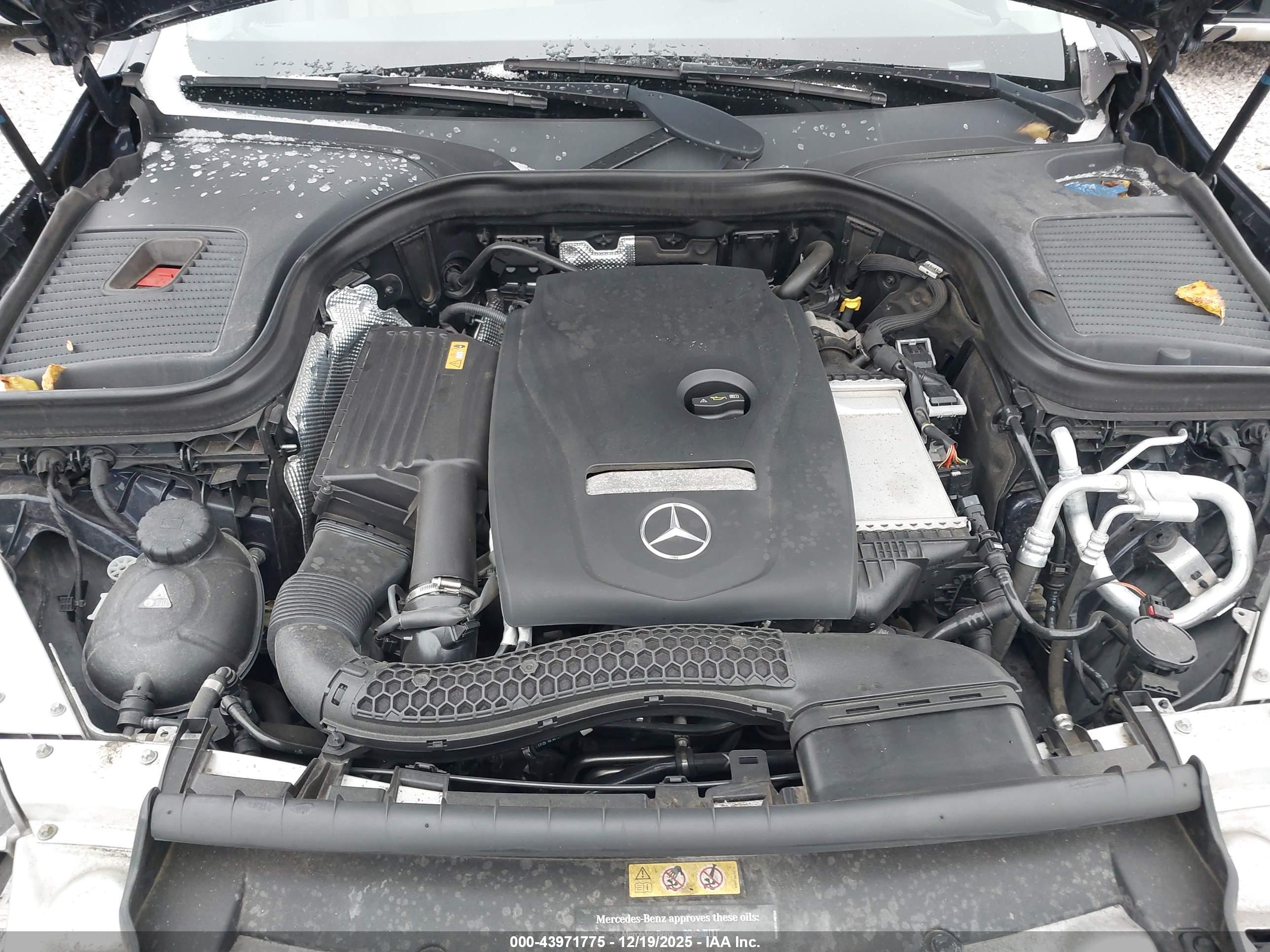 MERCEDES-BENZ GLC image 10