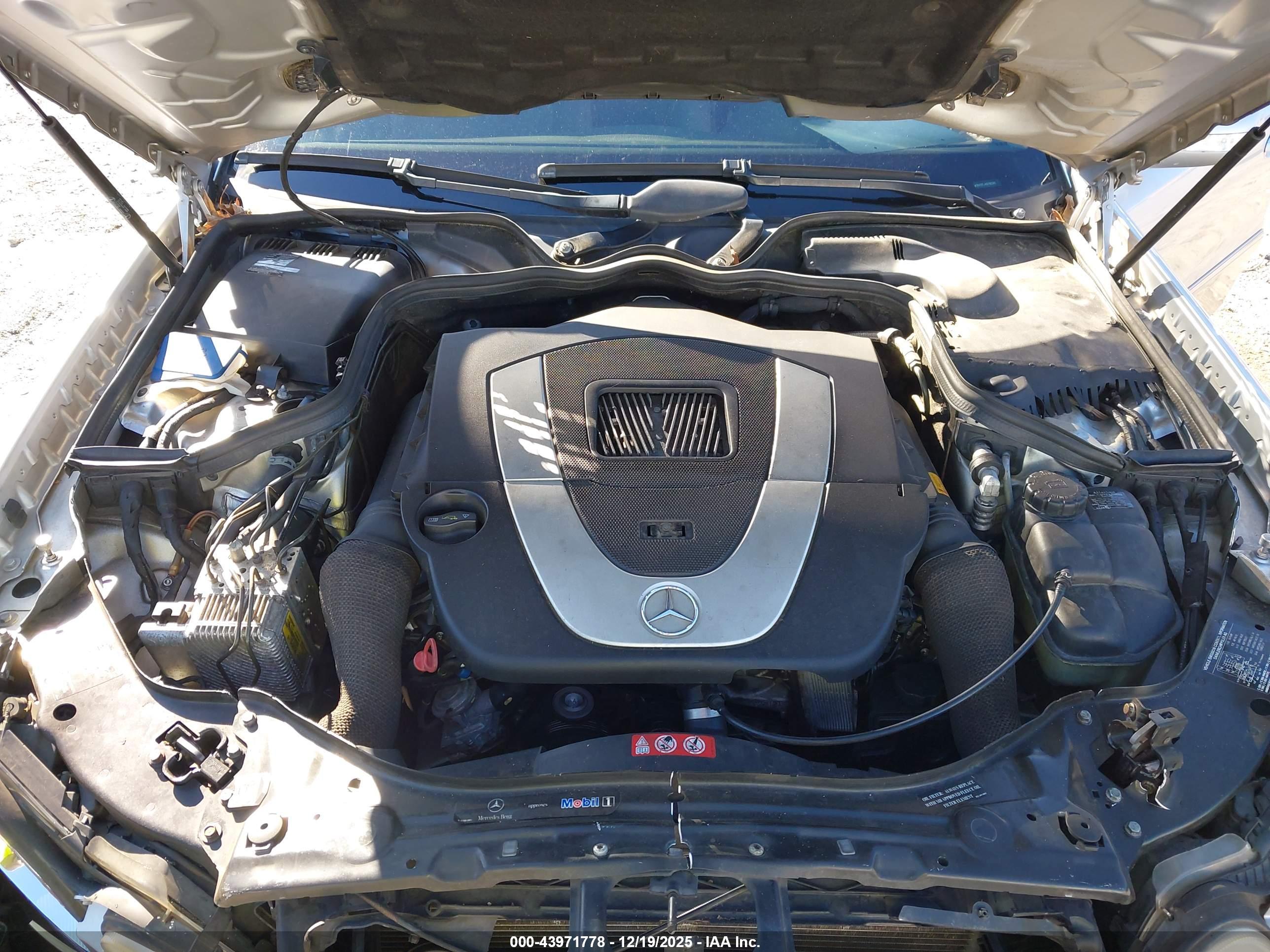 MERCEDES-BENZ E image 10