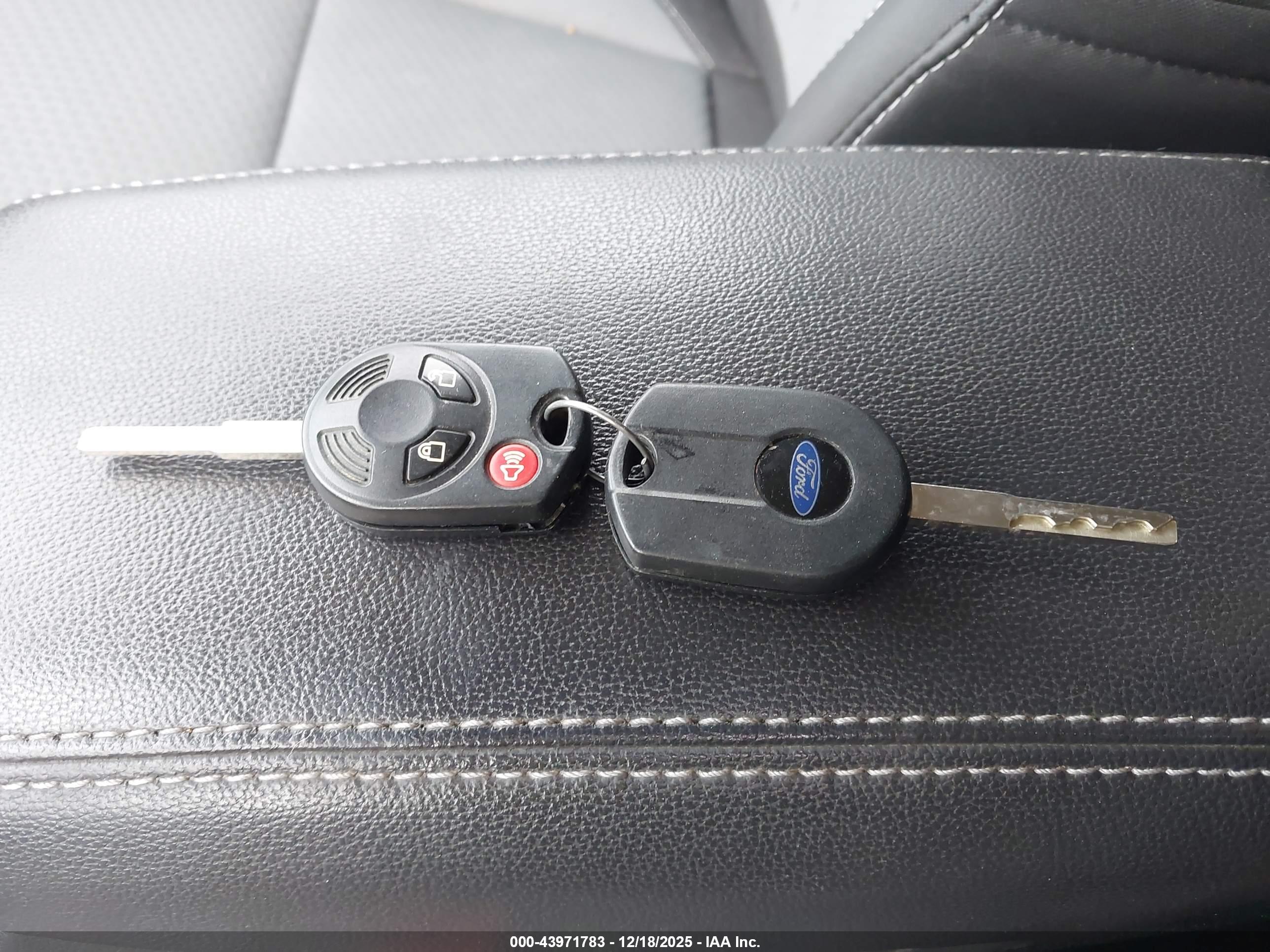 FORD ESCAPE image 11