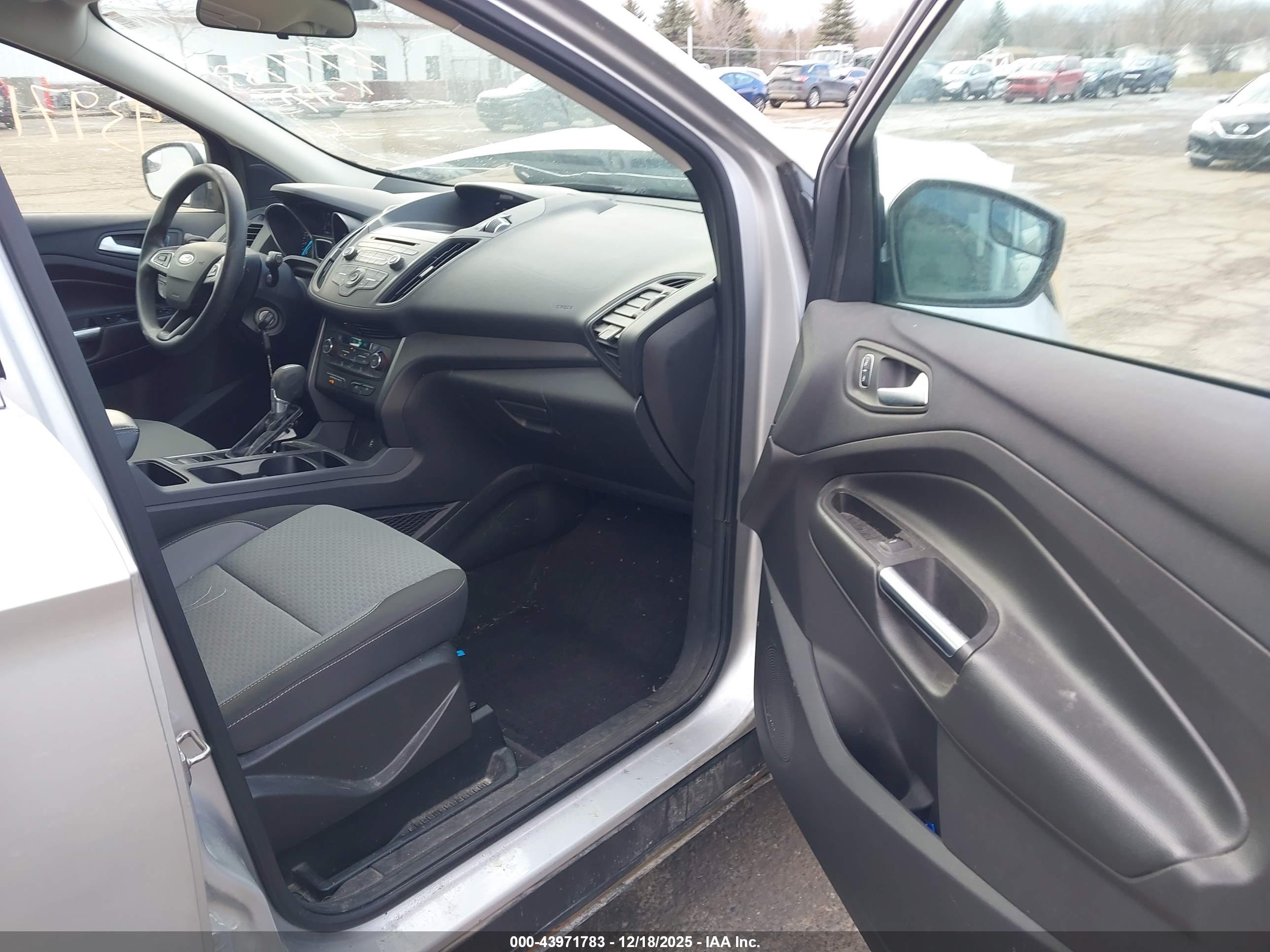 FORD ESCAPE image 5