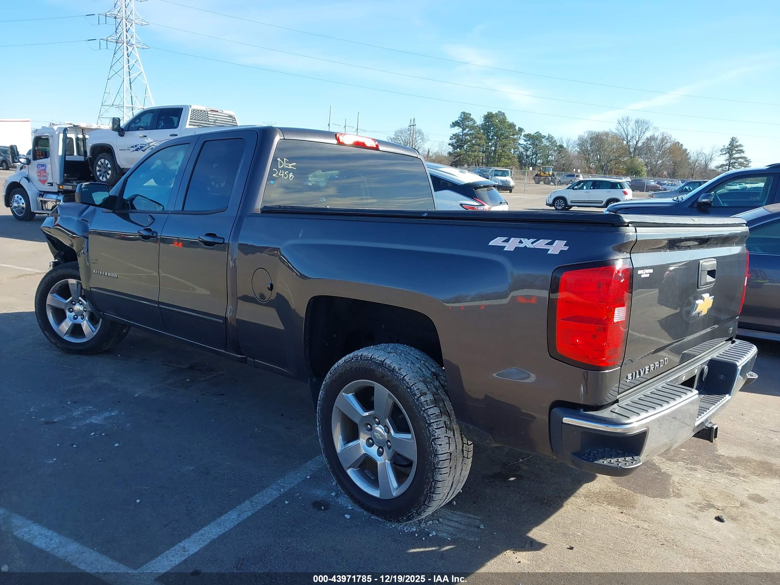 CHEVROLET SILVERADO image 3