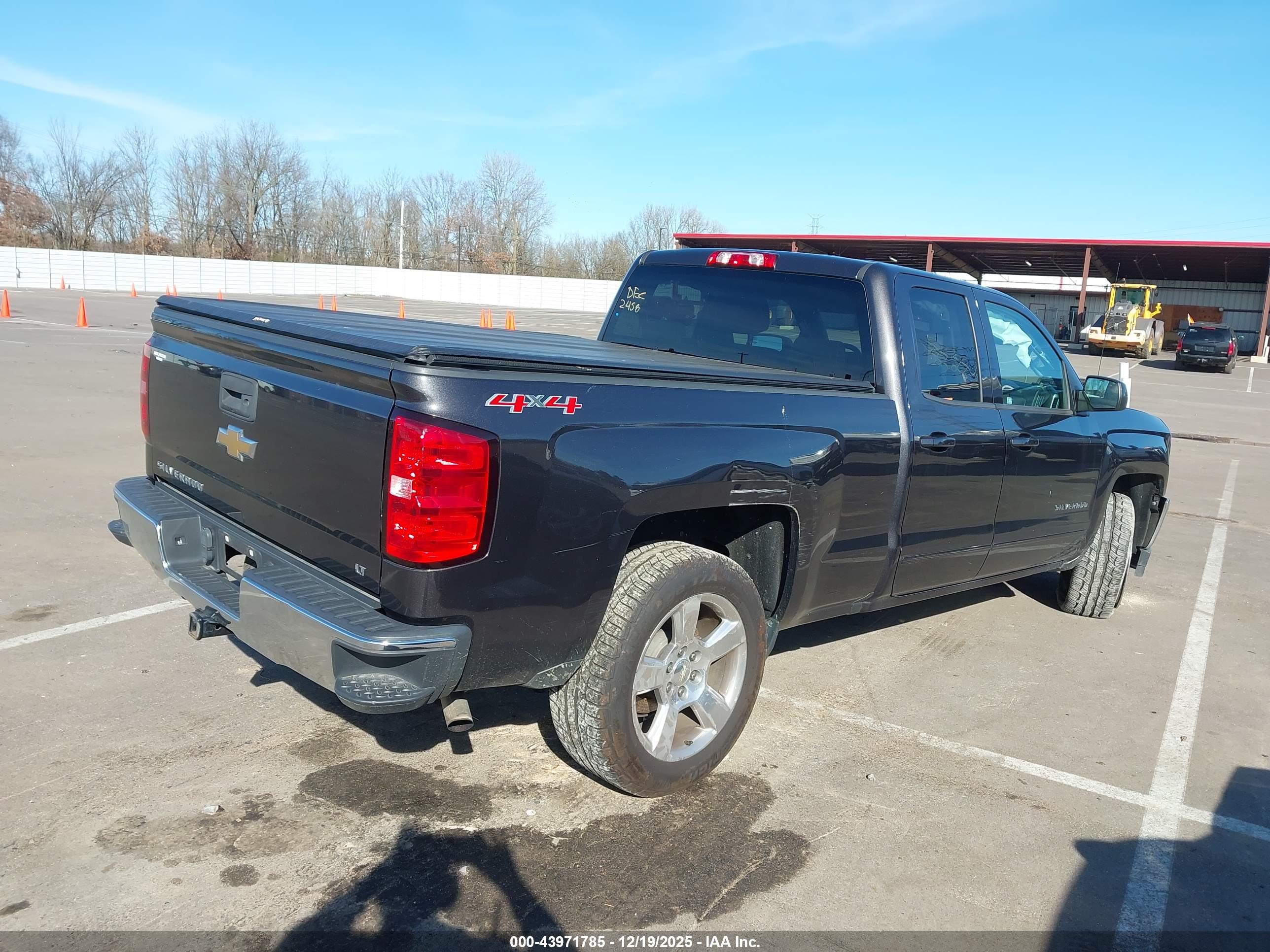 CHEVROLET SILVERADO image 4