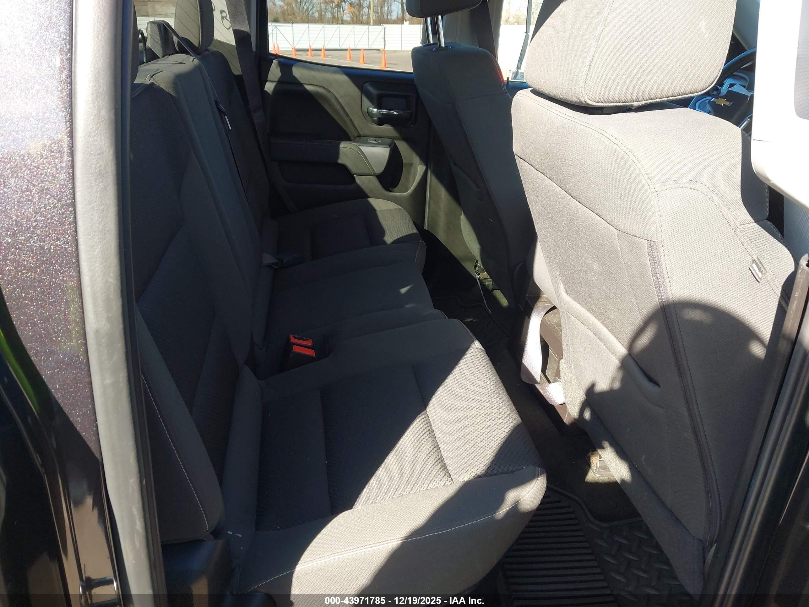 CHEVROLET SILVERADO image 8