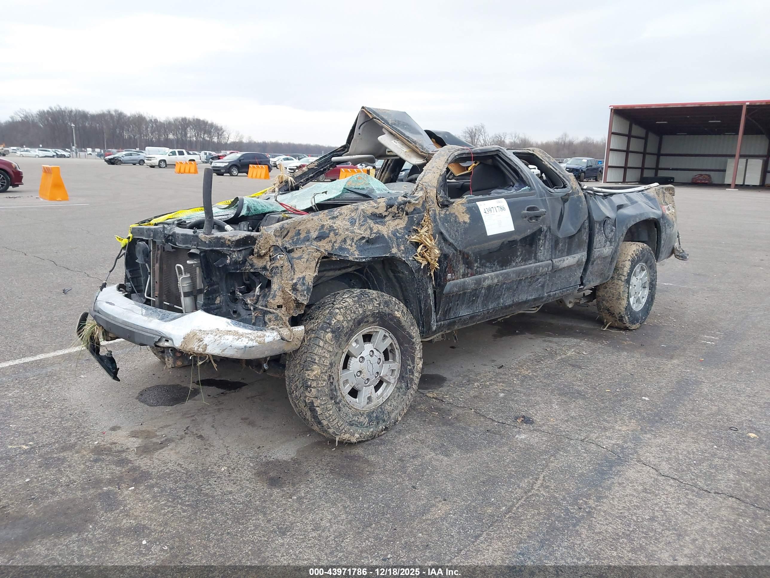 CHEVROLET COLORADO image 2