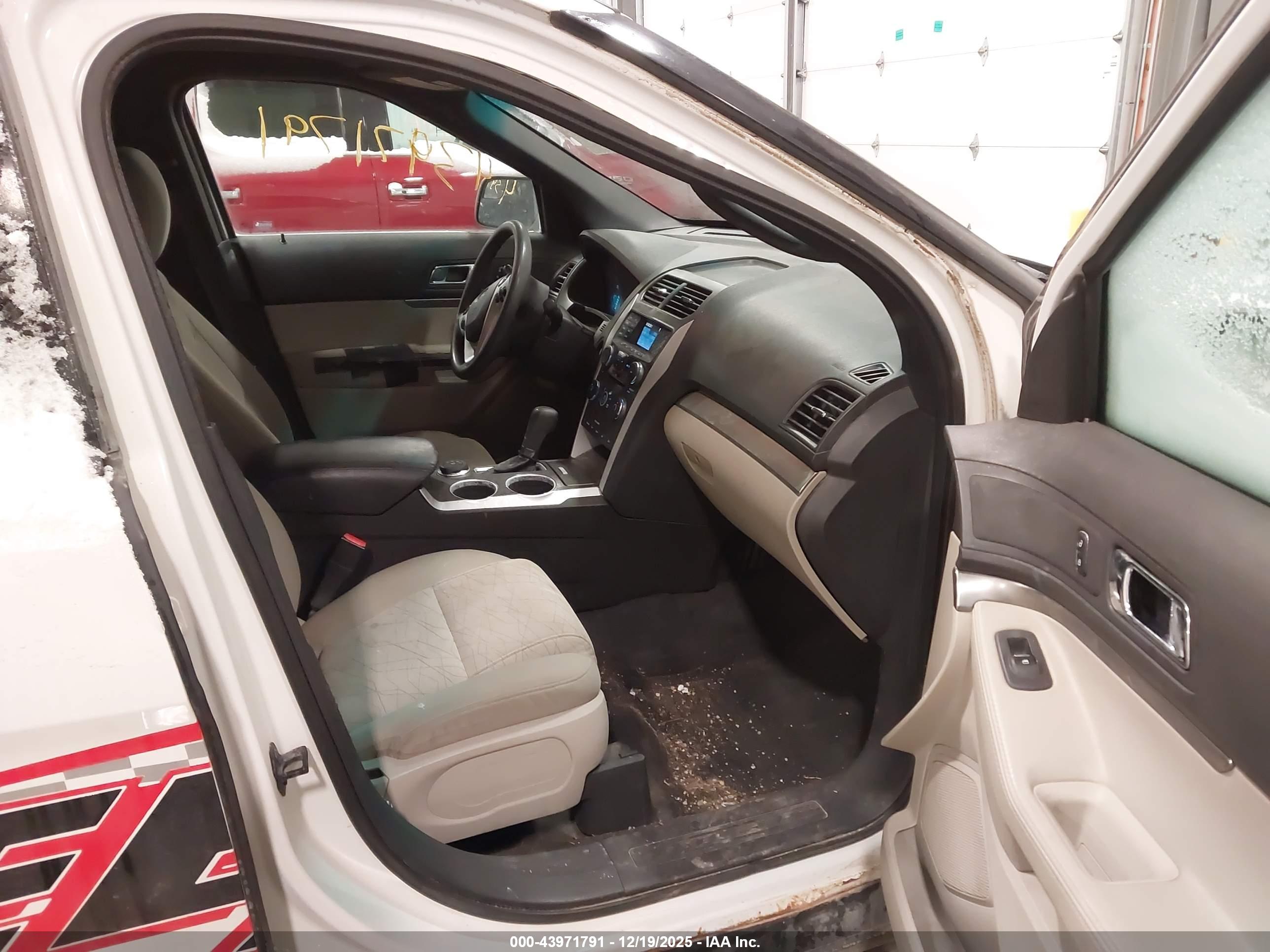 FORD EXPLORER image 5