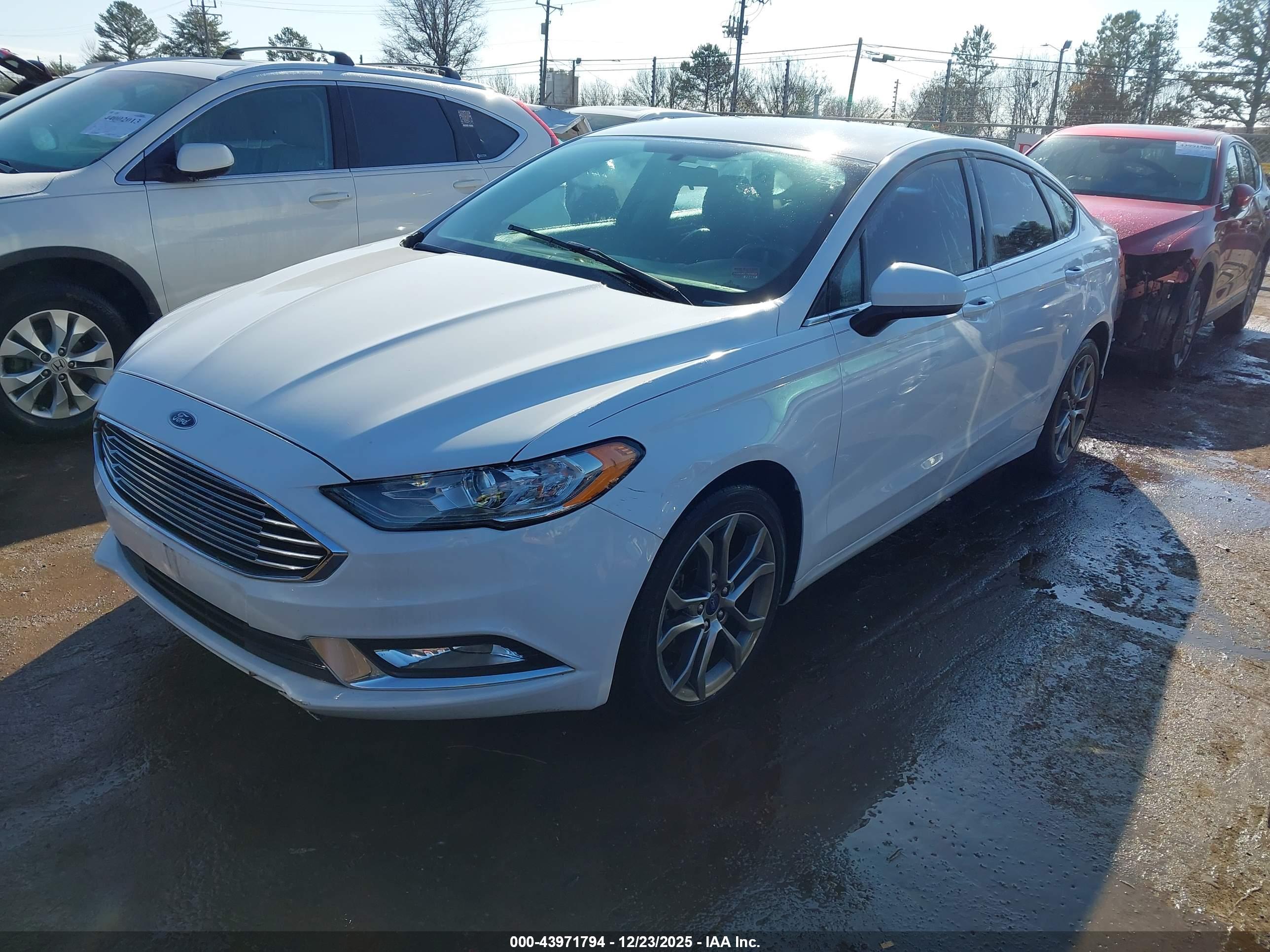 FORD FUSION image 2