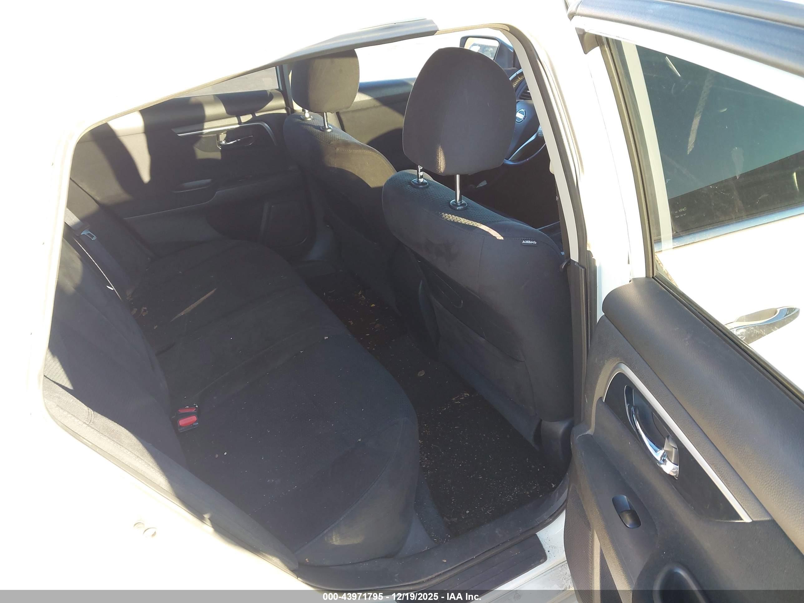 NISSAN ALTIMA image 8