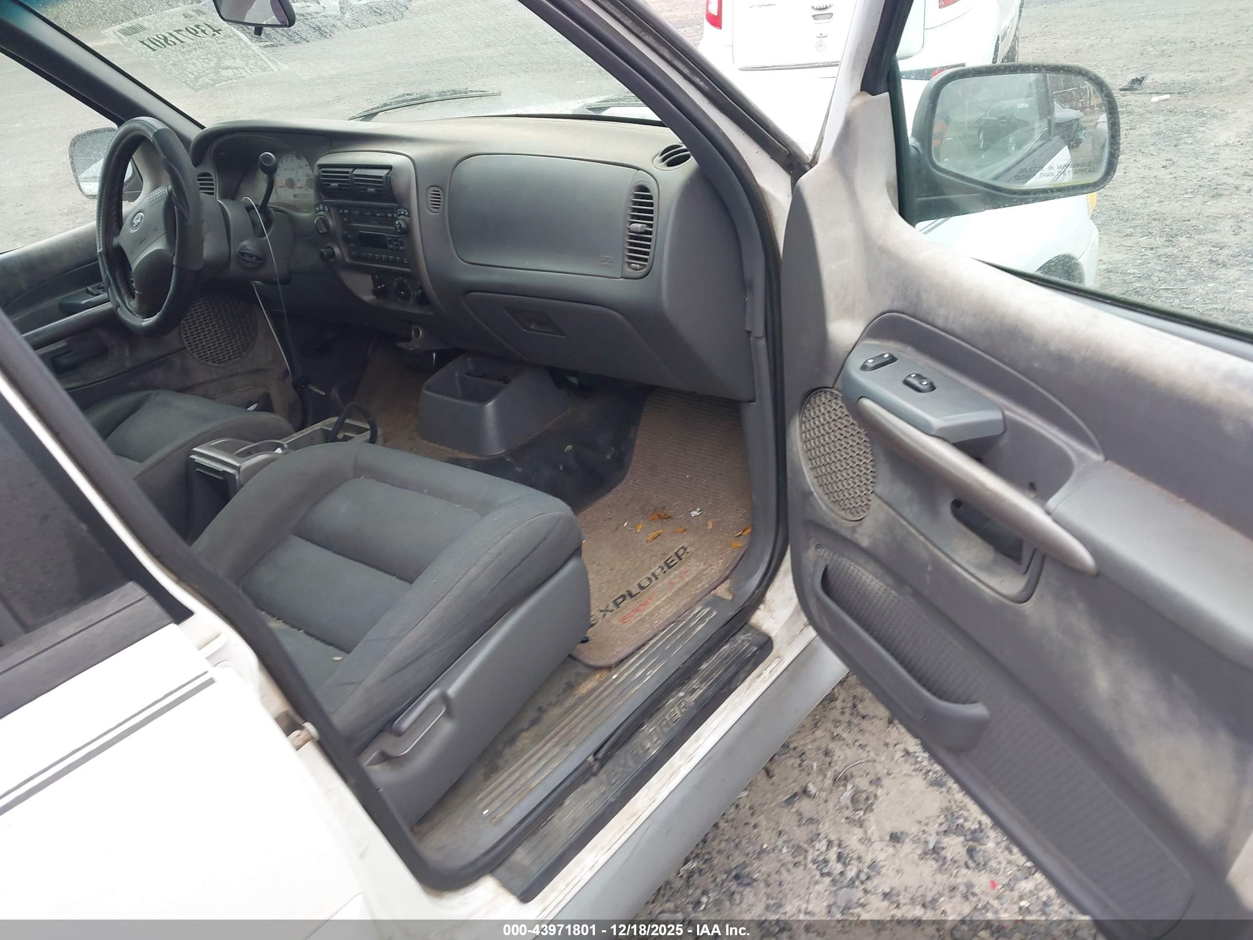 FORD EXPLORER image 5