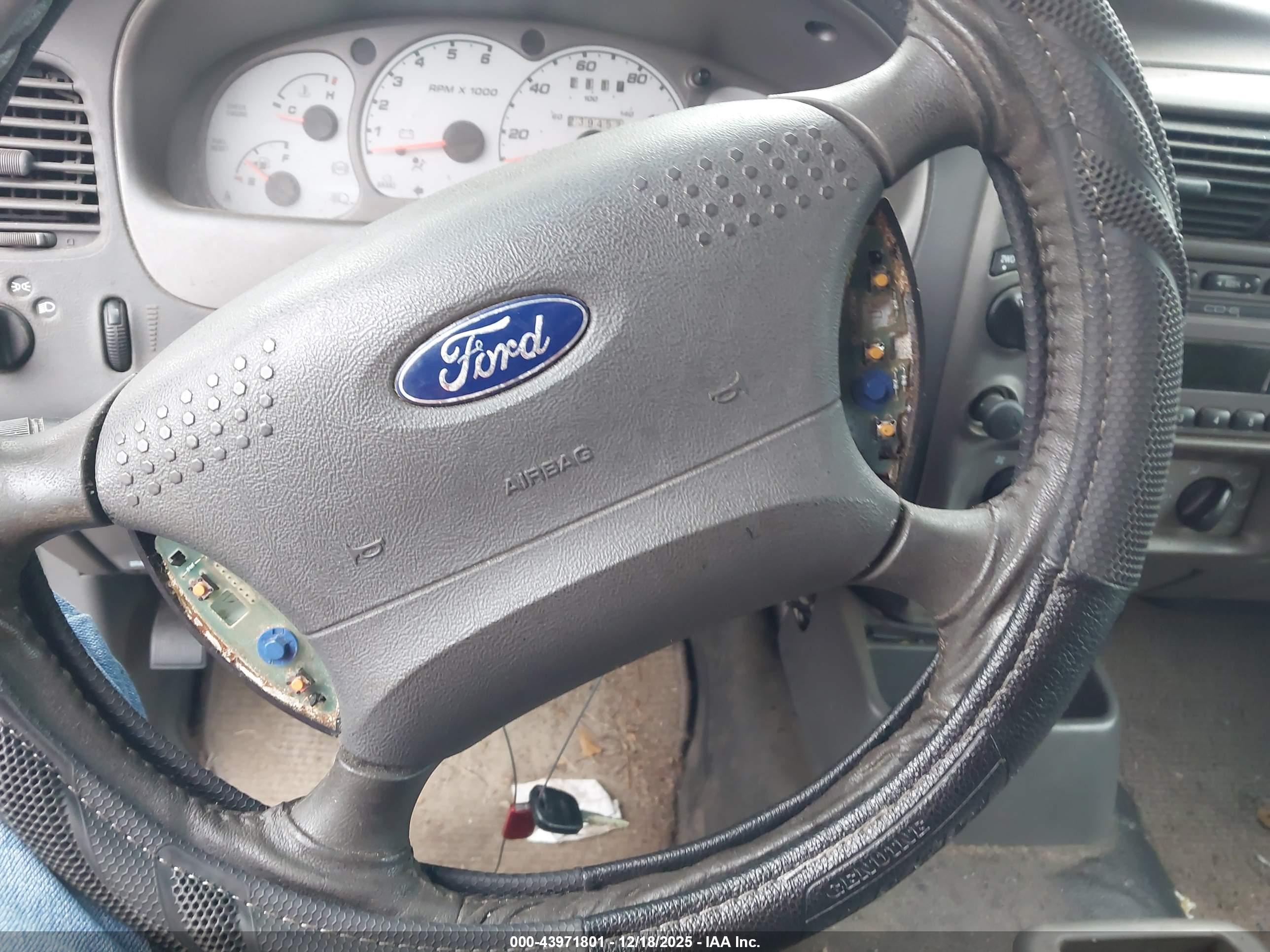 FORD EXPLORER image 6